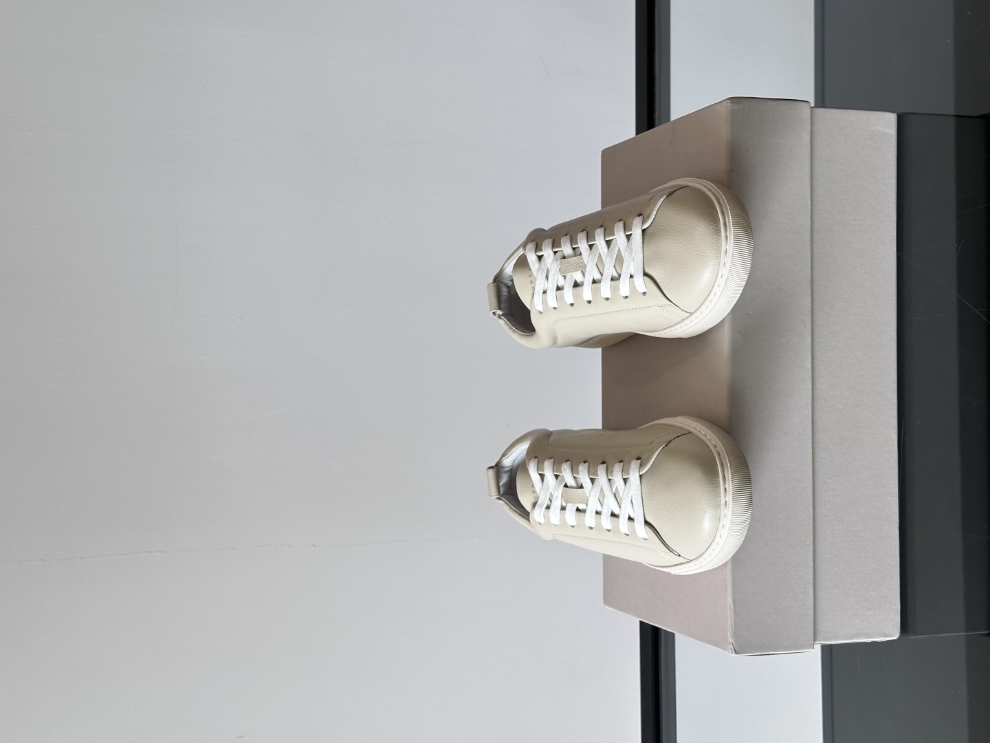 Henderson意大利品牌休闲运动鞋👟，Henderson的鞋履不仅舒适，还超级百搭。无论是职场、约会