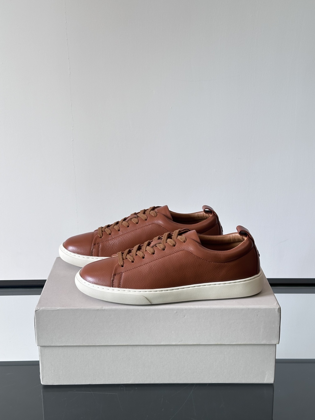 Henderson意大利品牌休闲运动鞋👟，Henderson的鞋履不仅舒适，还超级百搭。无论是职场、约会