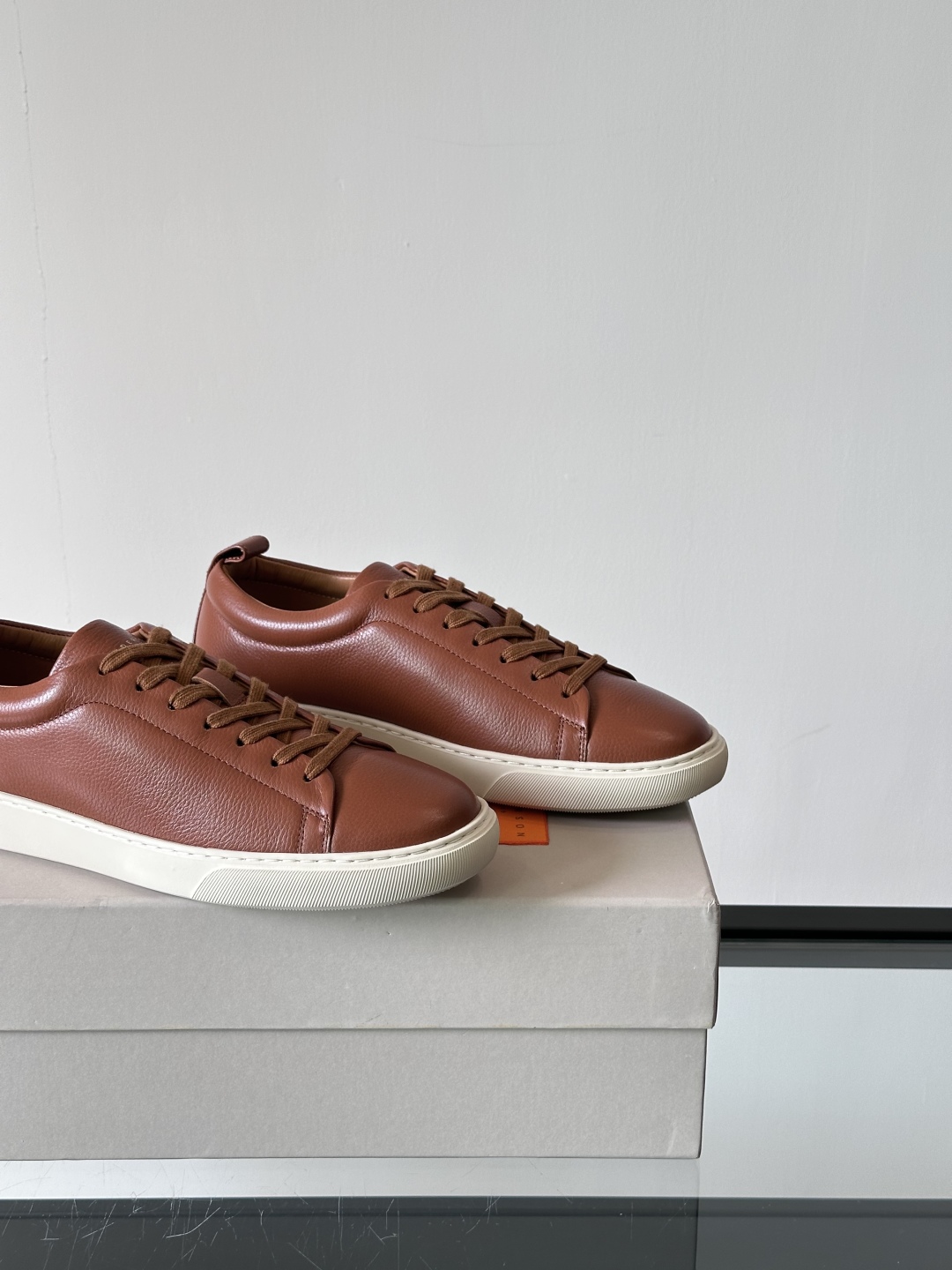 Henderson意大利品牌休闲运动鞋👟，Henderson的鞋履不仅舒适，还超级百搭。无论是职场、约会