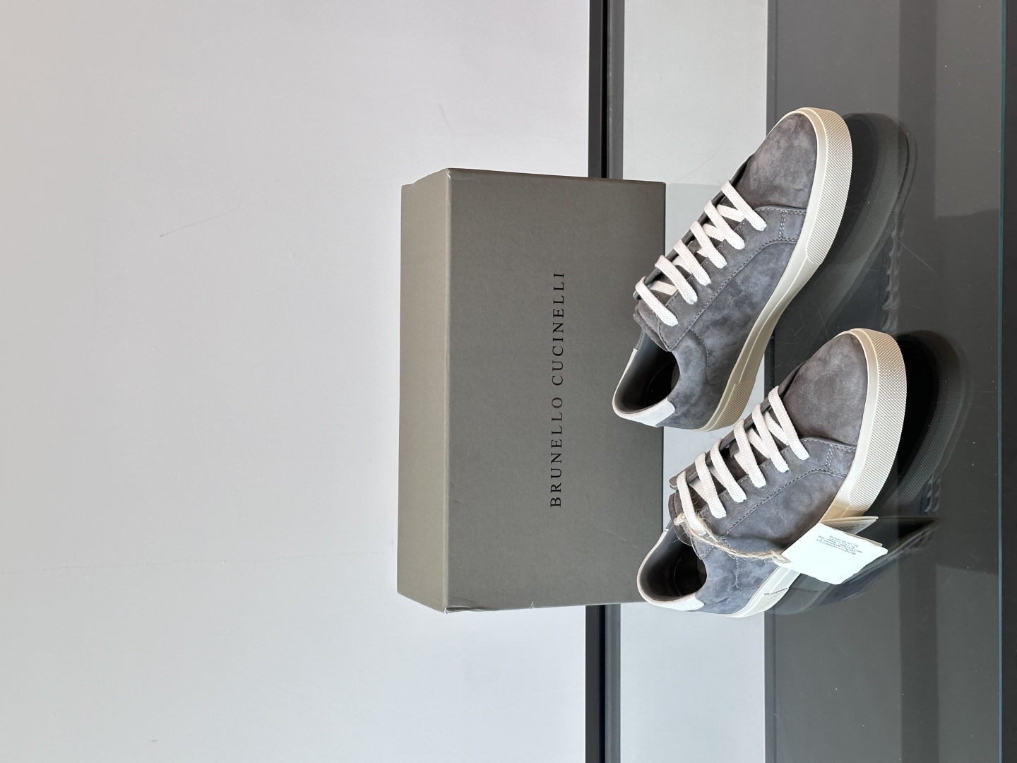 Brunello Cucinelli 老钱风意大利顶奢休闲男鞋，面料采用意大利进口反绒牛皮，立体感和亲肤