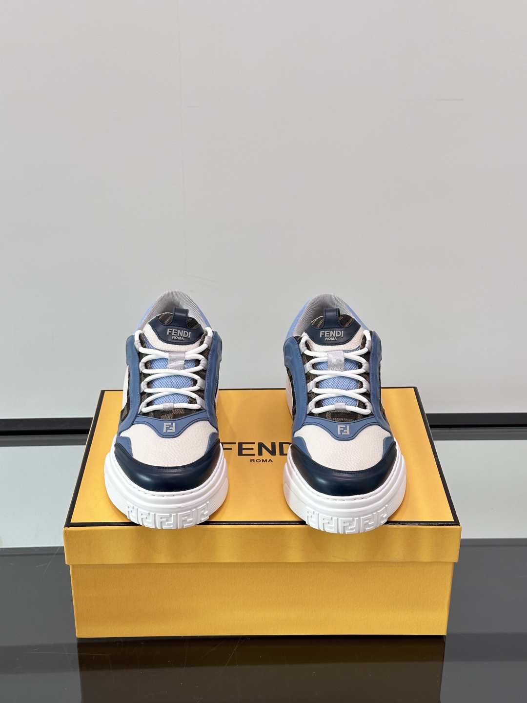 Fendi芬迪春夏最新走秀款运动鞋 25秀场出镜率最高的单品 原版购入开发 一比一复刻 设计师Kim J