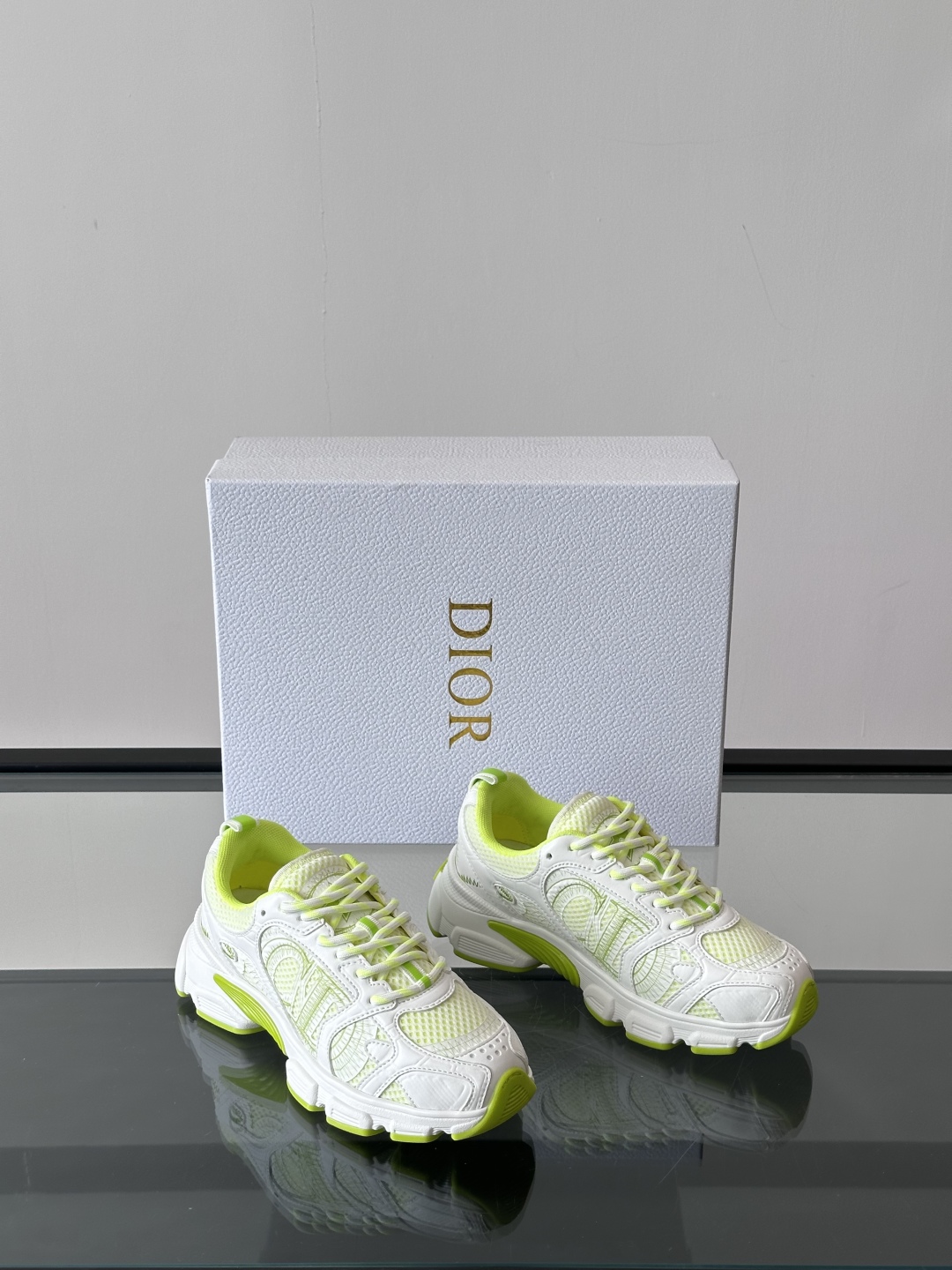  𝐂𝐡𝐫𝐢𝐬𝐭𝐢𝐚𝐧 𝐃𝐢𝐨𝐫# 迪奥 Dior Chrono新款休闲运动鞋跑鞋老爹鞋 真的酷毙了，未来