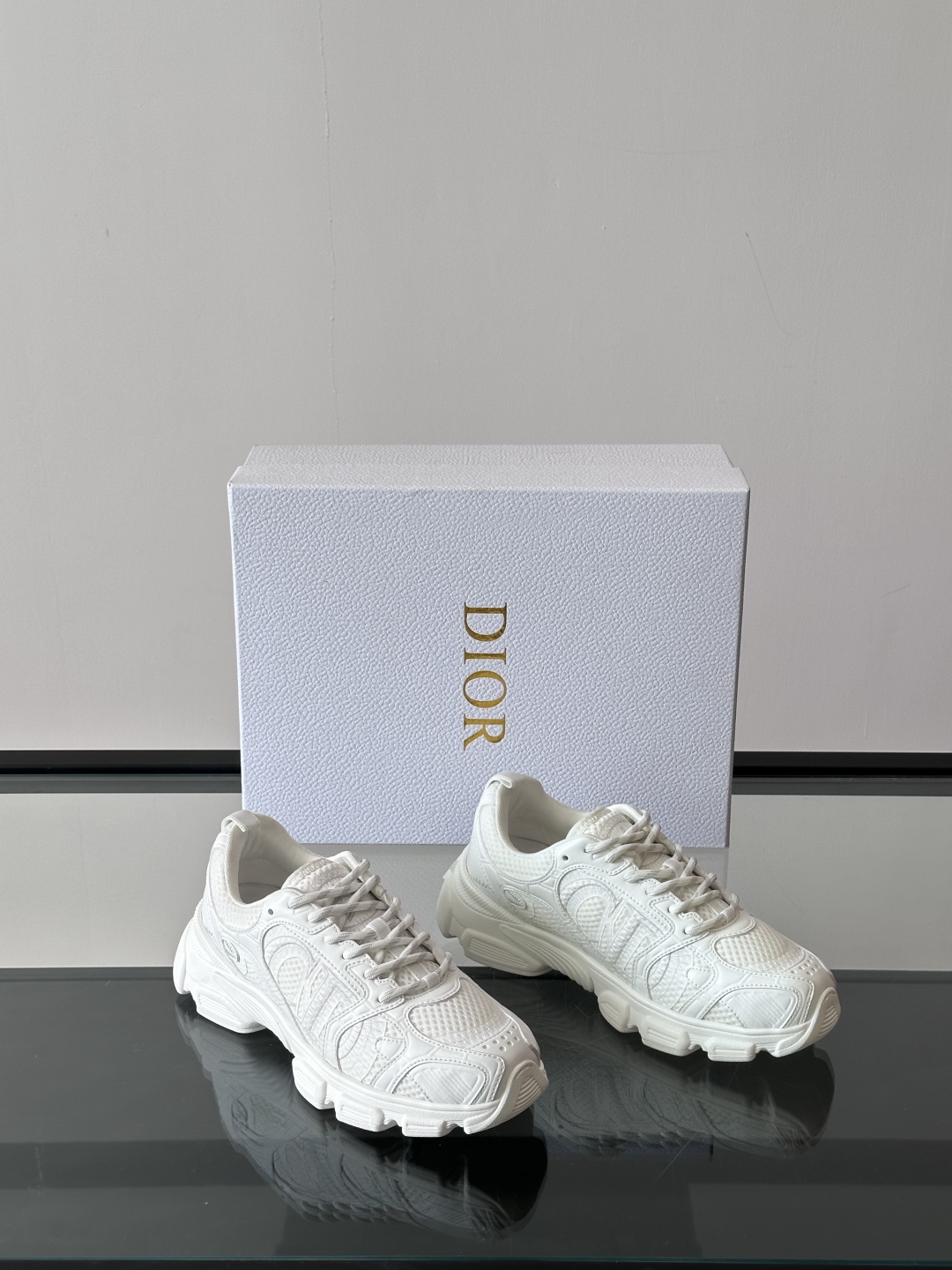  𝐂𝐡𝐫𝐢𝐬𝐭𝐢𝐚𝐧 𝐃𝐢𝐨𝐫# 迪奥 Dior Chrono新款休闲运动鞋跑鞋老爹鞋 真的酷毙了，未来