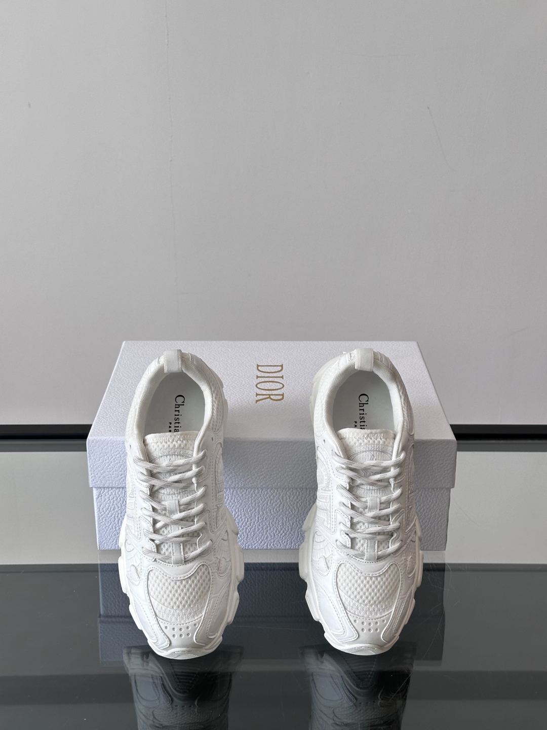  𝐂𝐡𝐫𝐢𝐬𝐭𝐢𝐚𝐧 𝐃𝐢𝐨𝐫# 迪奥 Dior Chrono新款休闲运动鞋跑鞋老爹鞋 真的酷毙了，未来