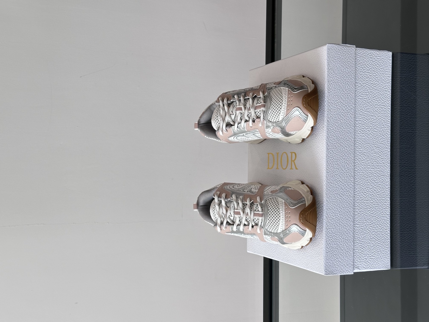 𝐂𝐡𝐫𝐢𝐬𝐭𝐢𝐚𝐧 𝐃𝐢𝐨𝐫# 迪奥 Dior Chrono新款休闲运动鞋跑鞋老爹鞋 真的酷毙了，未来