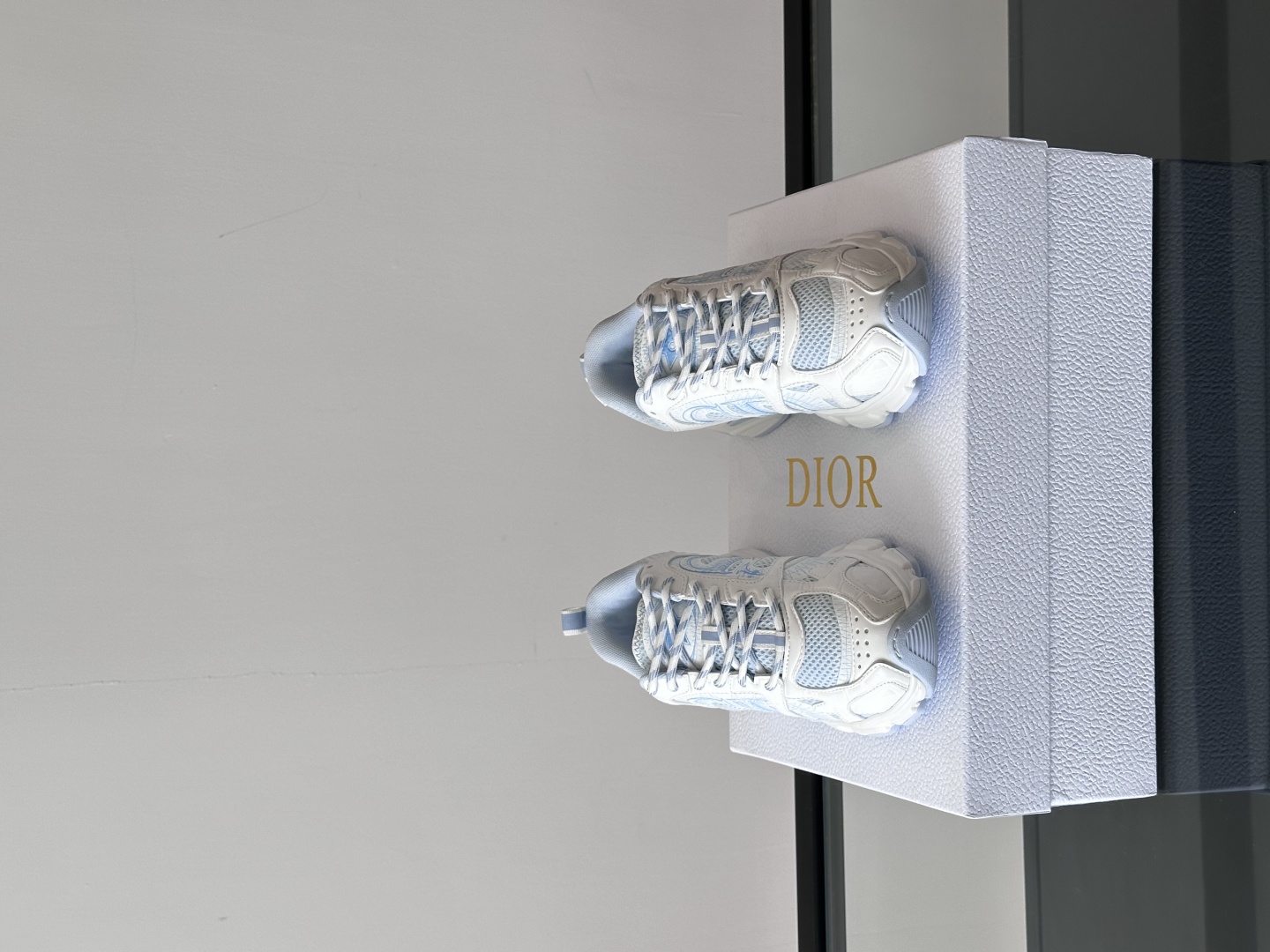  𝐂𝐡𝐫𝐢𝐬𝐭𝐢𝐚𝐧 𝐃𝐢𝐨𝐫# 迪奥 Dior Chrono新款休闲运动鞋跑鞋老爹鞋 真的酷毙了，未来
