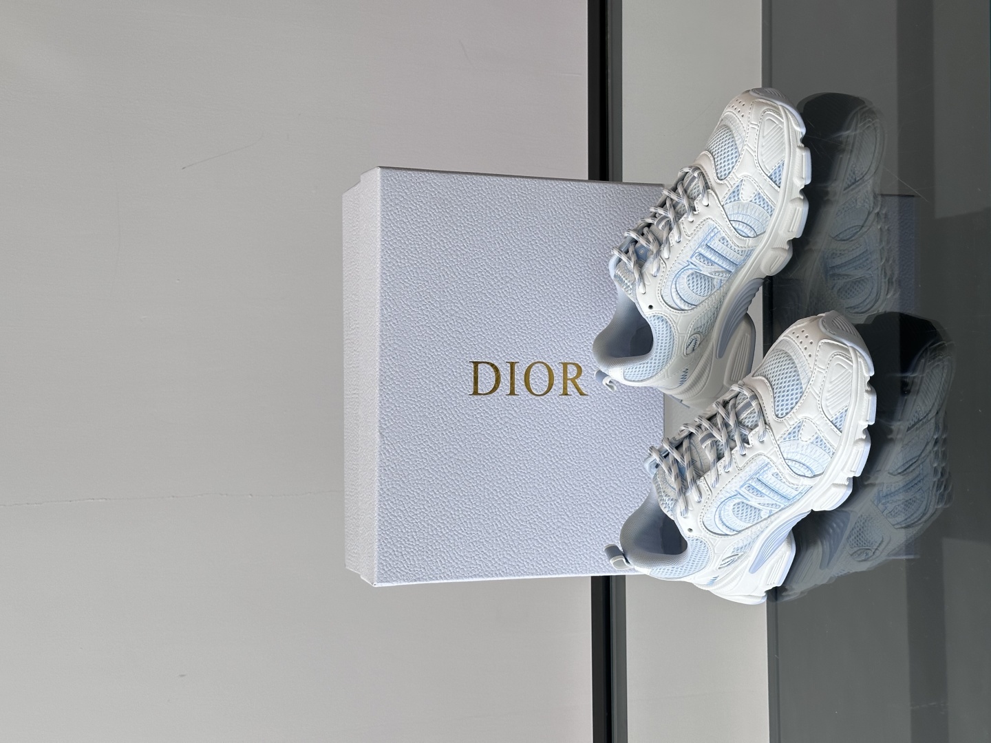  𝐂𝐡𝐫𝐢𝐬𝐭𝐢𝐚𝐧 𝐃𝐢𝐨𝐫# 迪奥 Dior Chrono新款休闲运动鞋跑鞋老爹鞋 真的酷毙了，未来