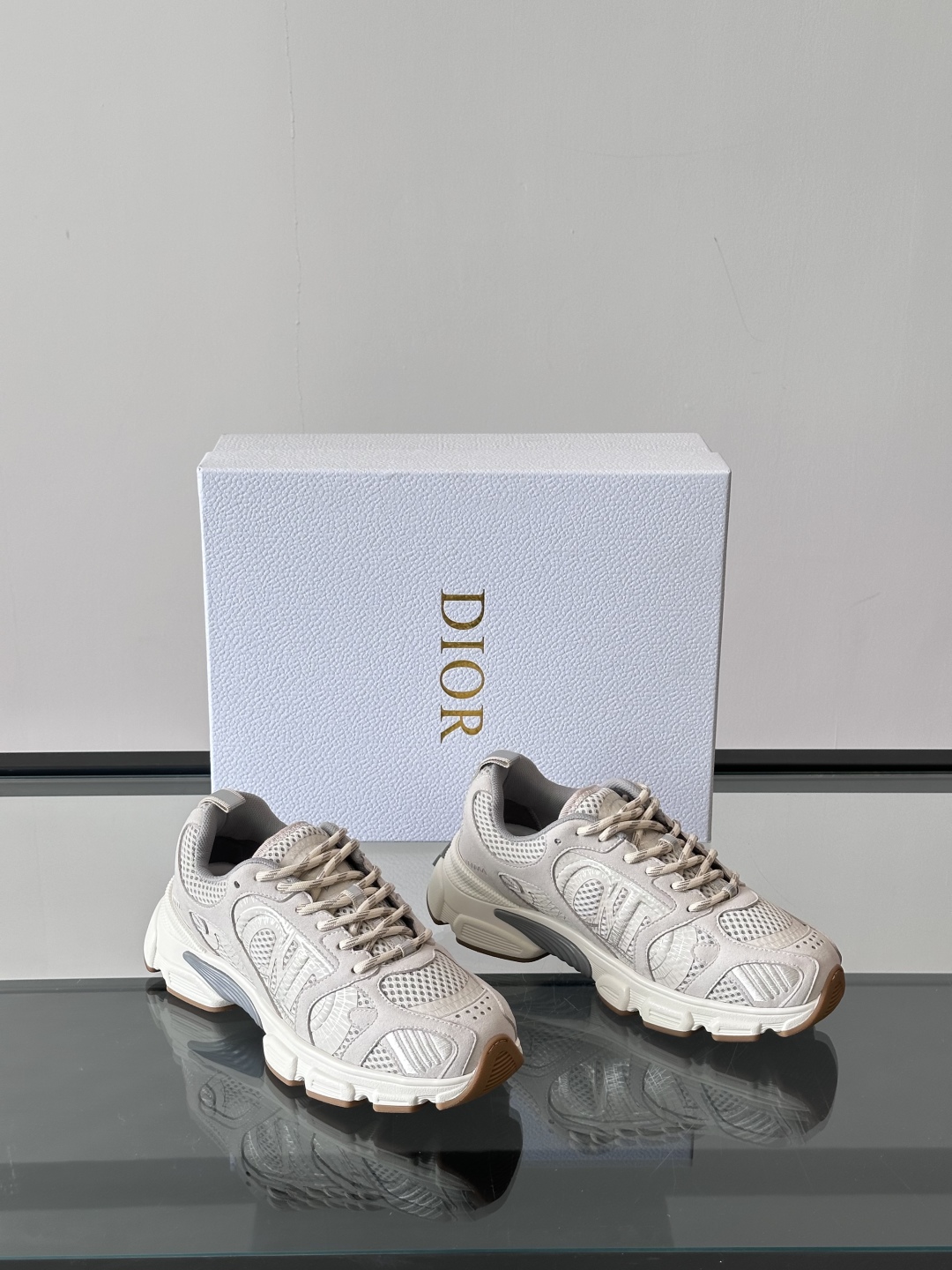  𝐂𝐡𝐫𝐢𝐬𝐭𝐢𝐚𝐧 𝐃𝐢𝐨𝐫# 迪奥 Dior Chrono新款休闲运动鞋跑鞋老爹鞋 真的酷毙了，未来