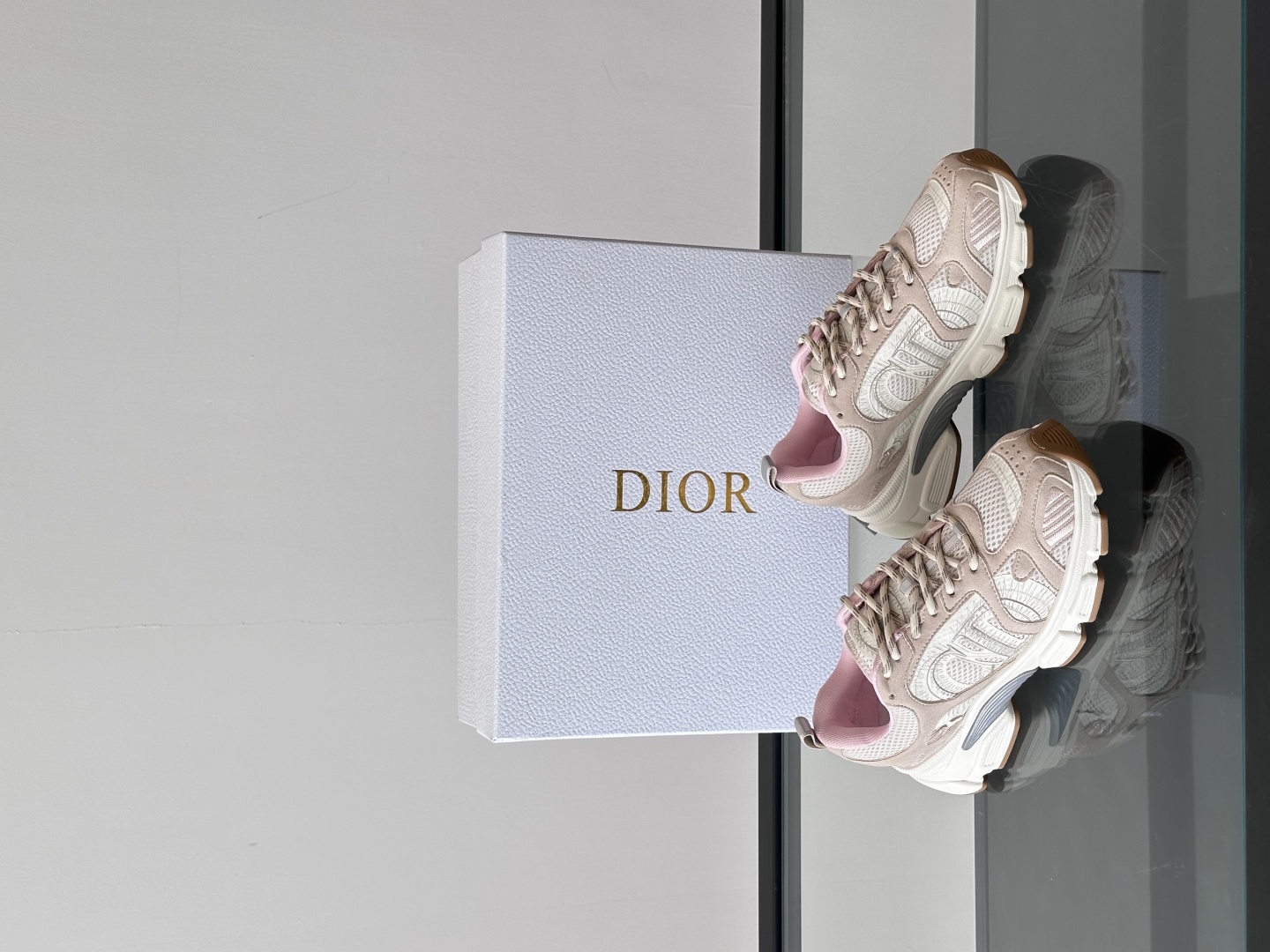  𝐂𝐡𝐫𝐢𝐬𝐭𝐢𝐚𝐧 𝐃𝐢𝐨𝐫# 迪奥 Dior Chrono新款休闲运动鞋跑鞋老爹鞋 真的酷毙了，未来