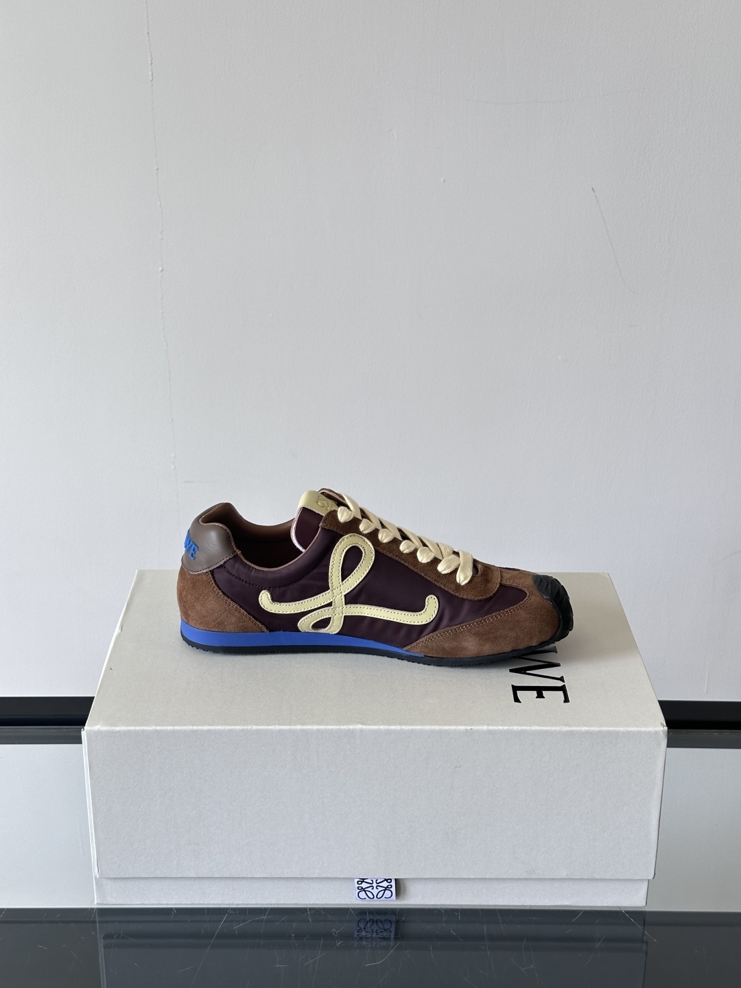 𝐋𝐎𝐄𝐖𝐄罗意威新版大头运动鞋Ballet Runner2.0芭蕾阿甘鞋,鞋头的设计更有趣味性,脚后跟设