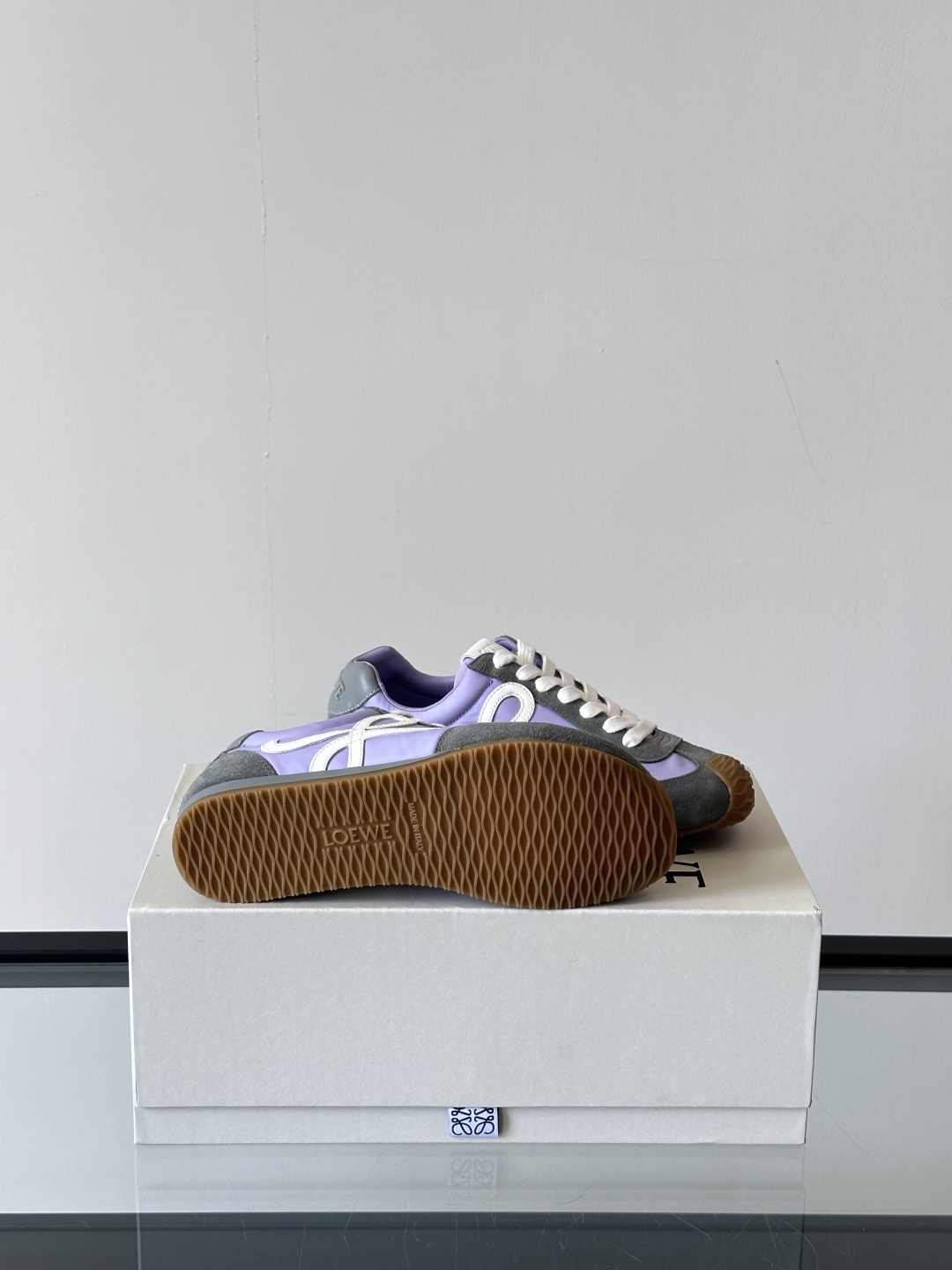 𝐋𝐎𝐄𝐖𝐄罗意威新版大头运动鞋Ballet Runner2.0芭蕾阿甘鞋,鞋头的设计更有趣味性,脚后跟设