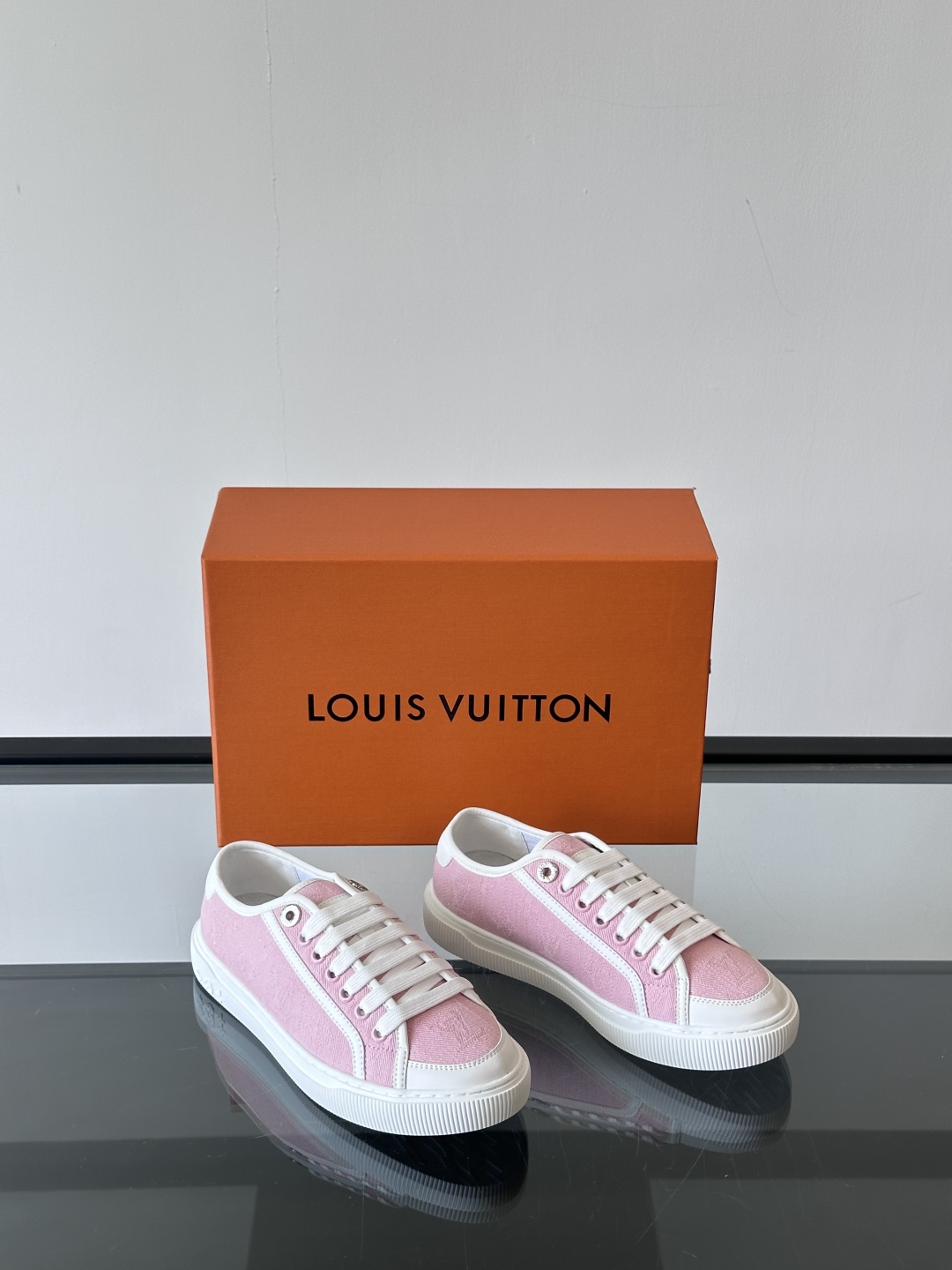  𝐋𝐨𝐮𝐢𝐬 𝐕𝐮𝐢𝐭𝐭𝐨𝐧 𝟮𝟬𝟮𝟱/𝐬𝐬 路易威登春夏新款休闲运动板鞋

具有青春气息的洋溢气息，上