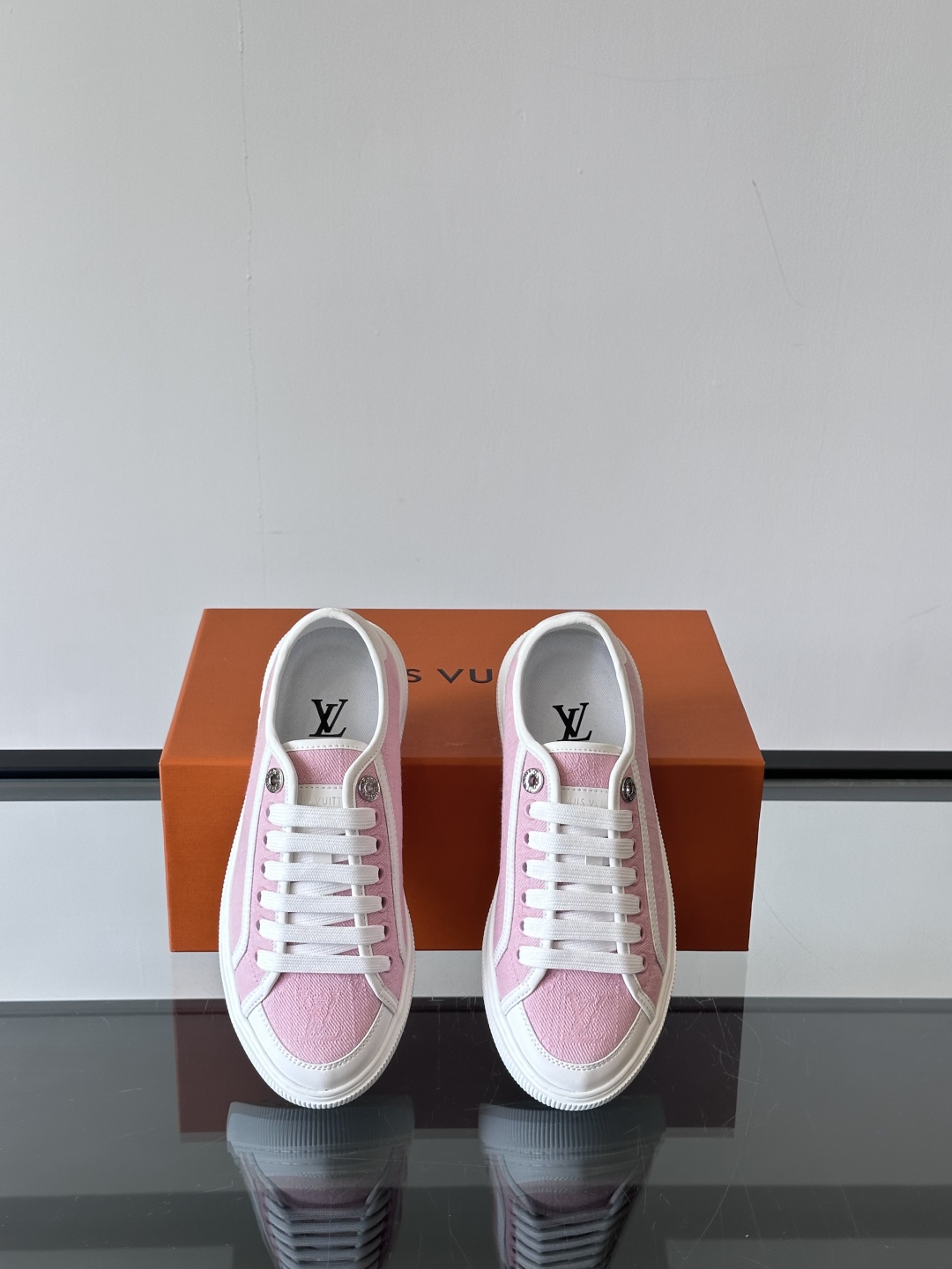  𝐋𝐨𝐮𝐢𝐬 𝐕𝐮𝐢𝐭𝐭𝐨𝐧 𝟮𝟬𝟮𝟱/𝐬𝐬 路易威登春夏新款休闲运动板鞋

具有青春气息的洋溢气息，上