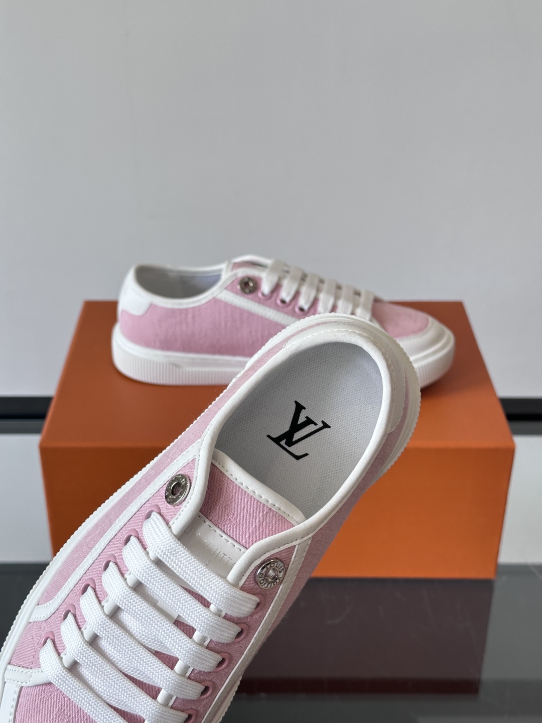  𝐋𝐨𝐮𝐢𝐬 𝐕𝐮𝐢𝐭𝐭𝐨𝐧 𝟮𝟬𝟮𝟱/𝐬𝐬 路易威登春夏新款休闲运动板鞋

具有青春气息的洋溢气息，上