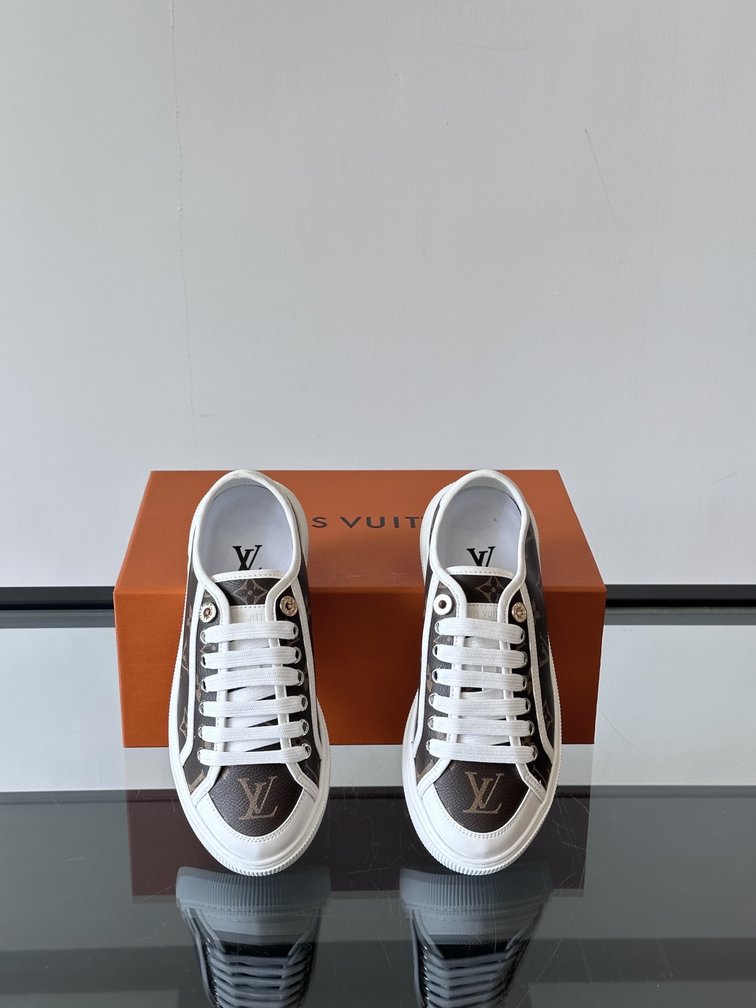  𝐋𝐨𝐮𝐢𝐬 𝐕𝐮𝐢𝐭𝐭𝐨𝐧 𝟮𝟬𝟮𝟱/𝐬𝐬 路易威登春夏新款休闲运动板鞋

具有青春气息的洋溢气息，上