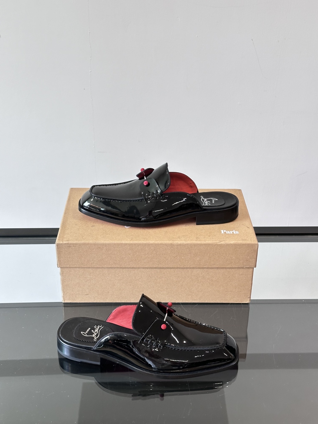 Christia*.Loubouti*高端男士半拖凉鞋。原版真牛皮大红底，意大利进口牛皮大底，头层牛皮，