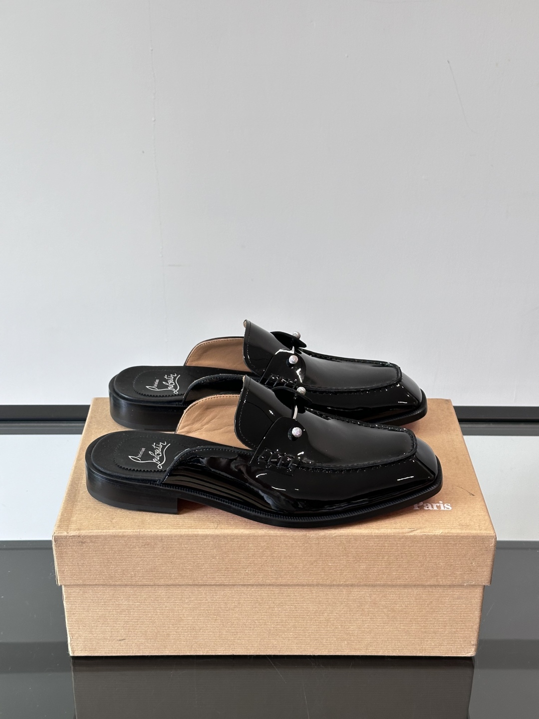Christia*.Loubouti*高端男士半拖凉鞋。原版真牛皮大红底，意大利进口牛皮大底，头层牛皮，
