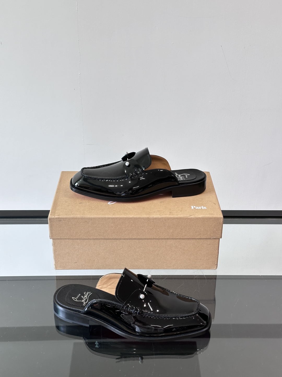 Christia*.Loubouti*高端男士半拖凉鞋。原版真牛皮大红底，意大利进口牛皮大底，头层牛皮，