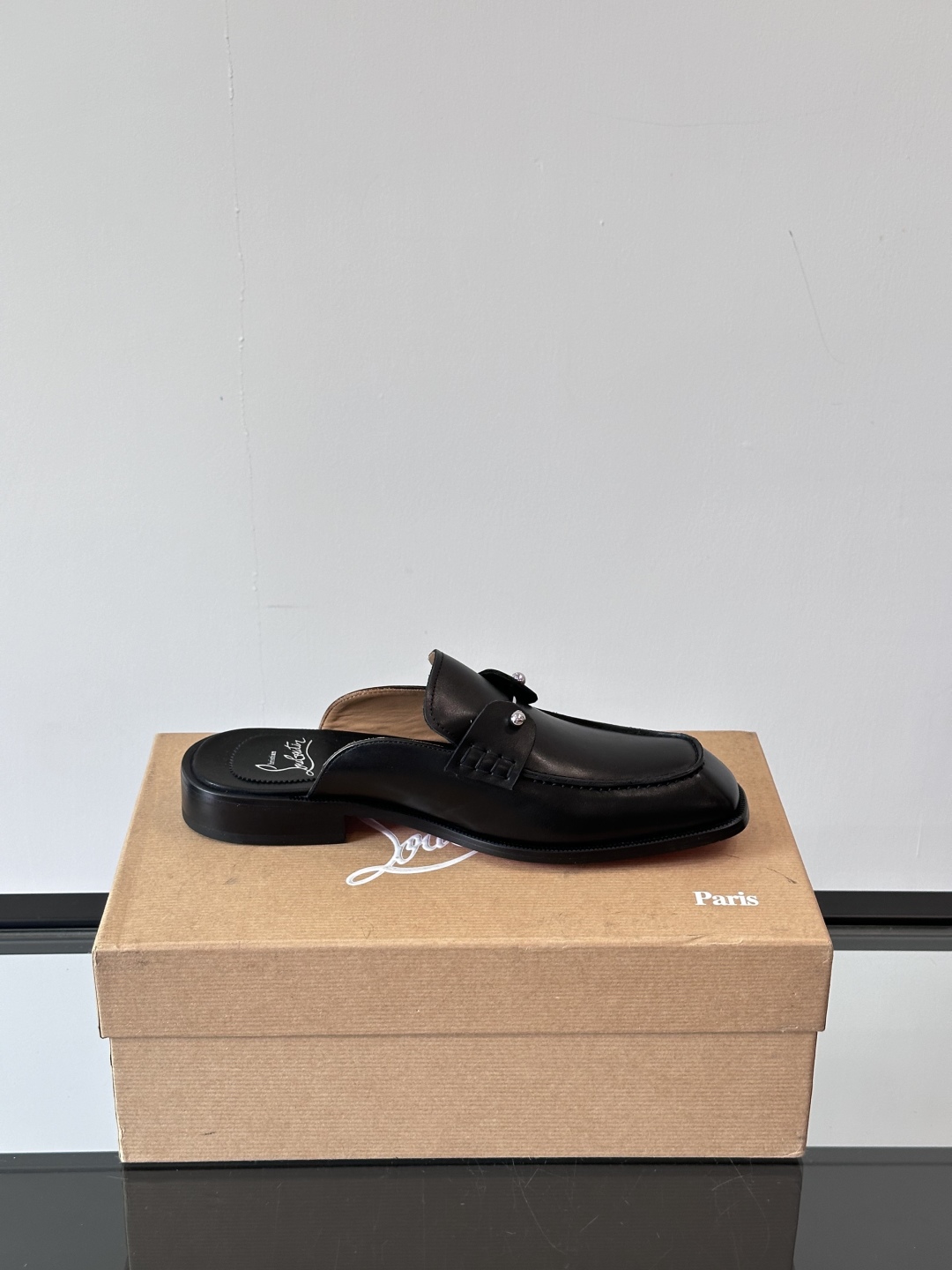 Christia*.Loubouti*高端男士半拖凉鞋。原版真牛皮大红底，意大利进口牛皮大底，头层牛皮，