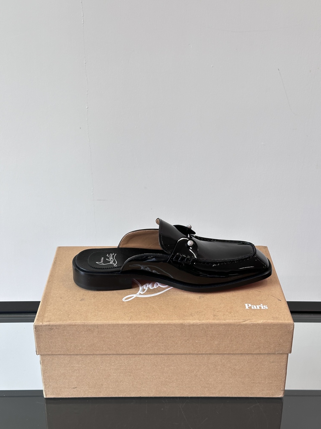 Christia*.Loubouti*高端男士半拖凉鞋。原版真牛皮大红底，意大利进口牛皮大底，头层牛皮，
