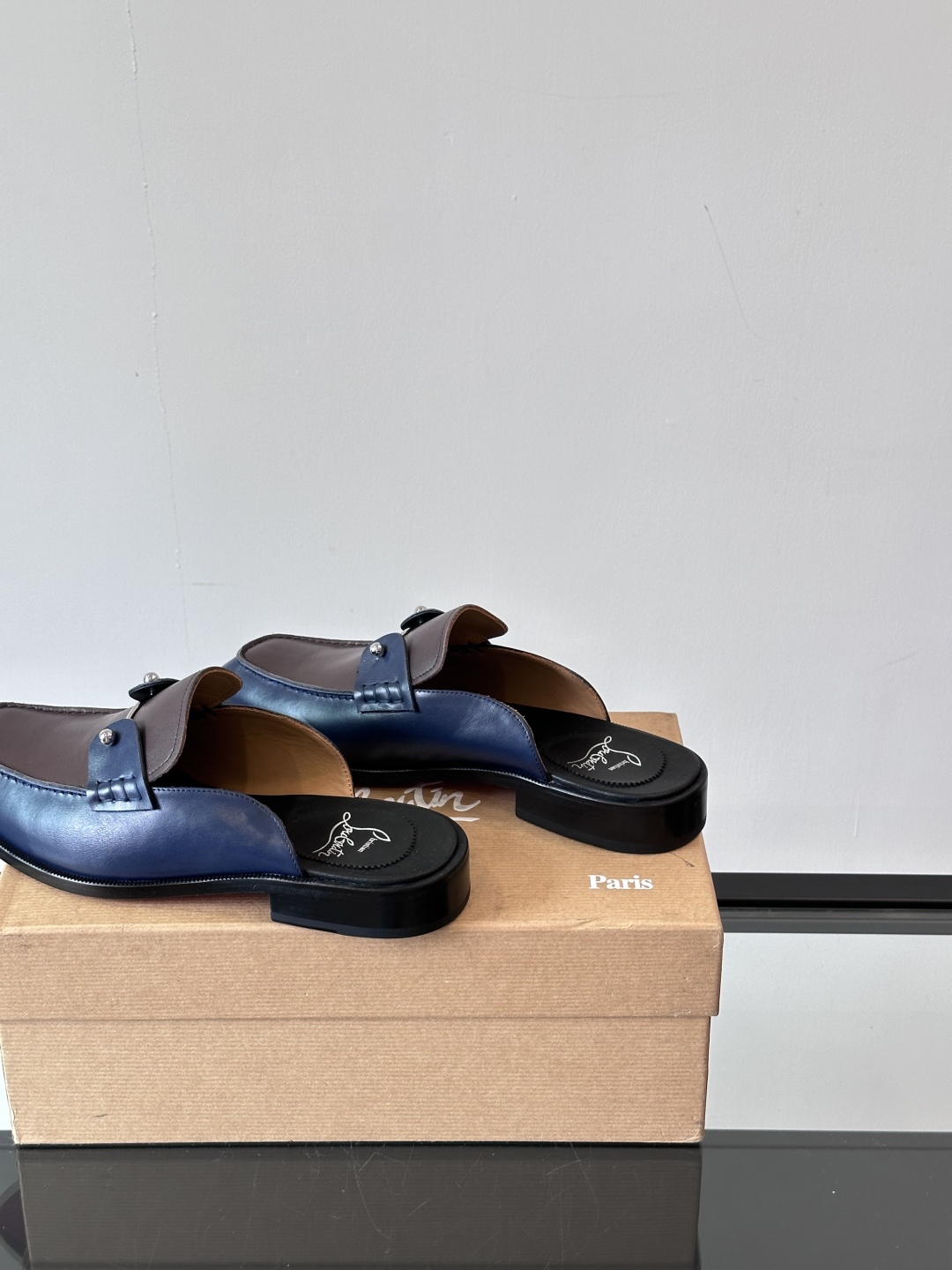 Christia*.Loubouti*高端男士半拖凉鞋。原版真牛皮大红底，意大利进口牛皮大底，头层牛皮，