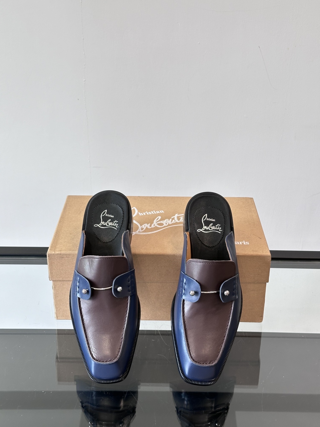 Christia*.Loubouti*高端男士半拖凉鞋。原版真牛皮大红底，意大利进口牛皮大底，头层牛皮，