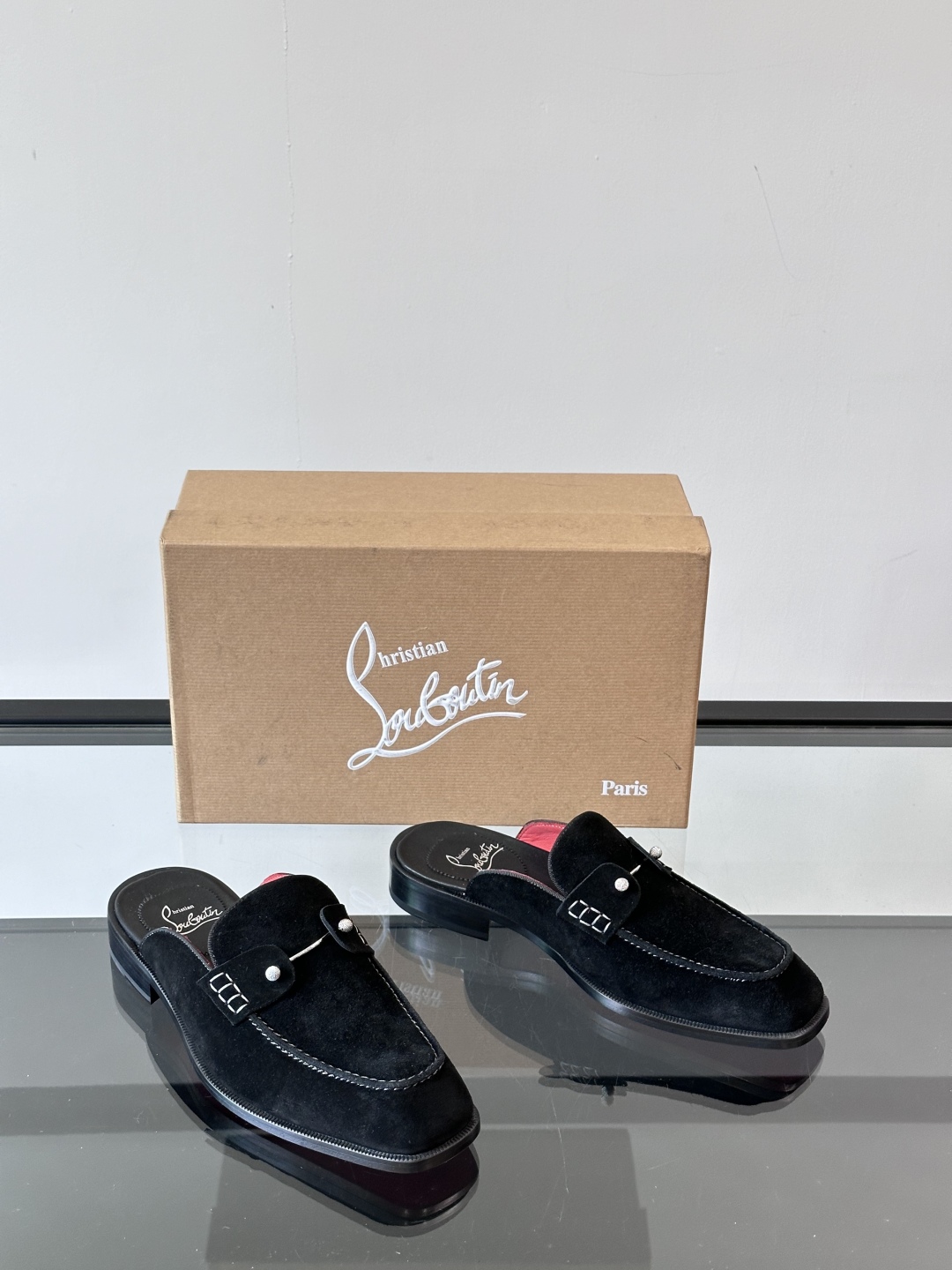 Christia*.Loubouti*高端男士半拖凉鞋。原版真牛皮大红底，意大利进口牛皮大底，头层牛皮，