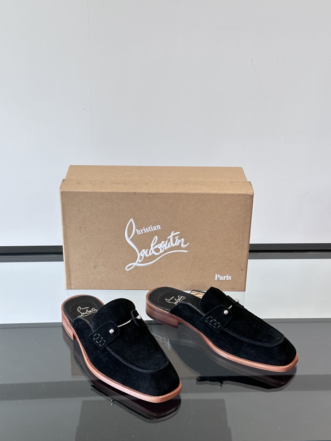Christia*.Loubouti*高端男士半拖凉鞋。原版真牛皮大红底，意大利进口牛皮大底，头层牛皮，