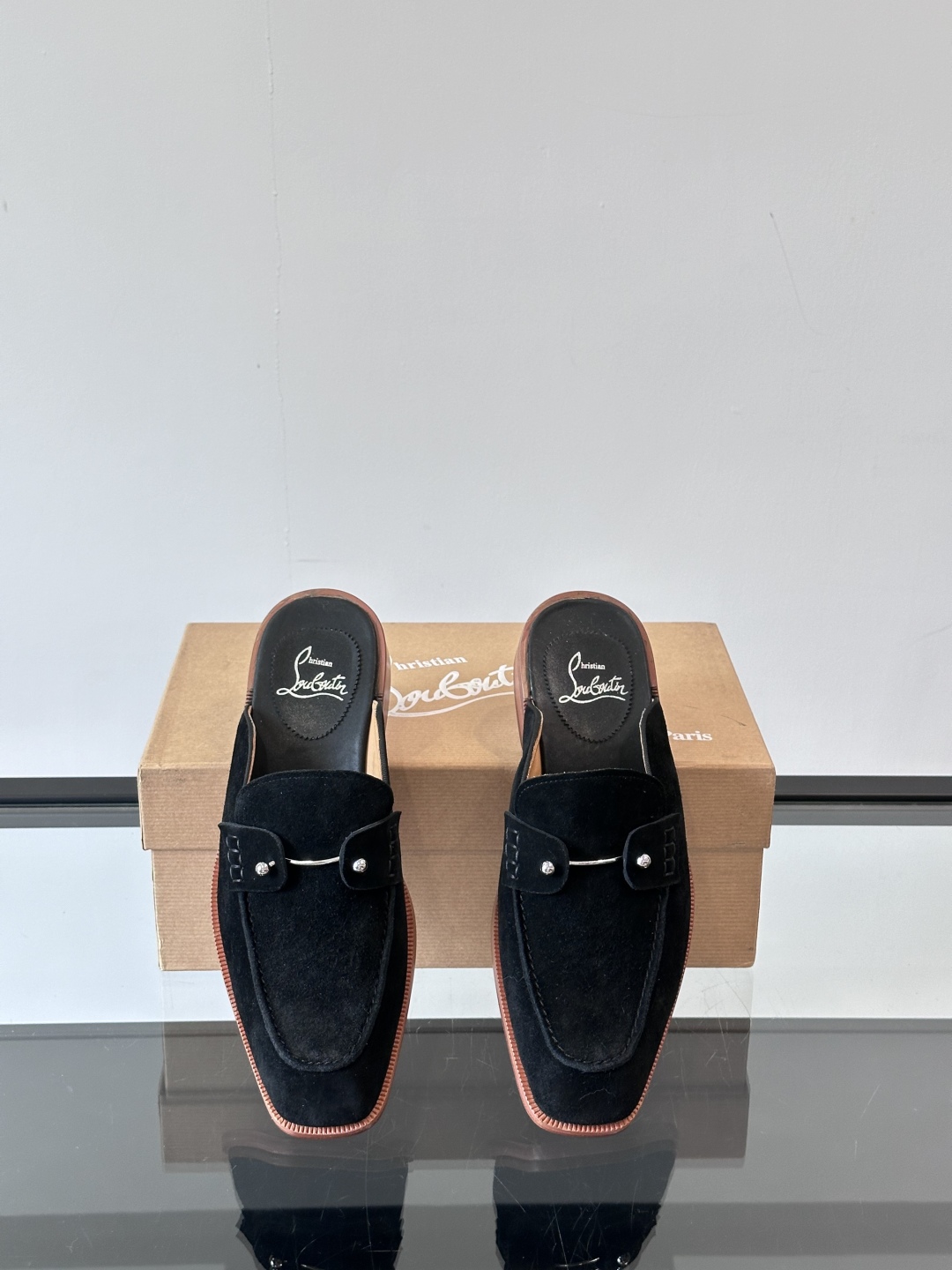 Christia*.Loubouti*高端男士半拖凉鞋。原版真牛皮大红底，意大利进口牛皮大底，头层牛皮，