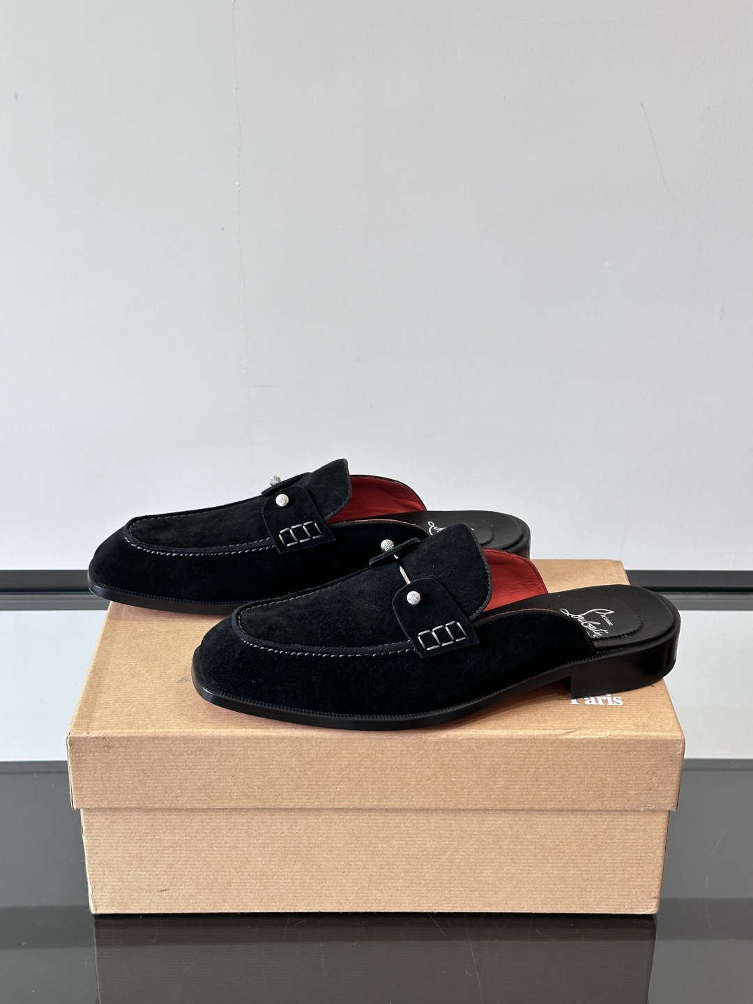 Christia*.Loubouti*高端男士半拖凉鞋。原版真牛皮大红底，意大利进口牛皮大底，头层牛皮，