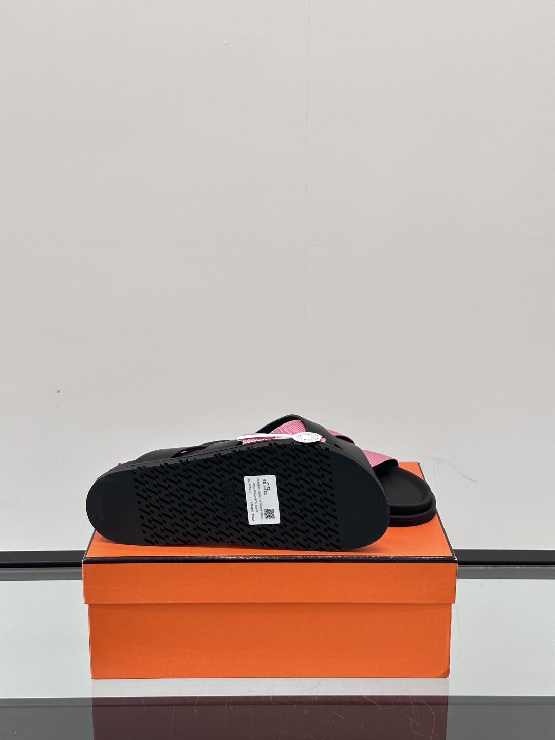 ◾️▫️Hermes 高端真皮男士拖鞋，高品质经典单品，用料上乘考究，版型宽松舒适，推荐入手，鞋面选用进