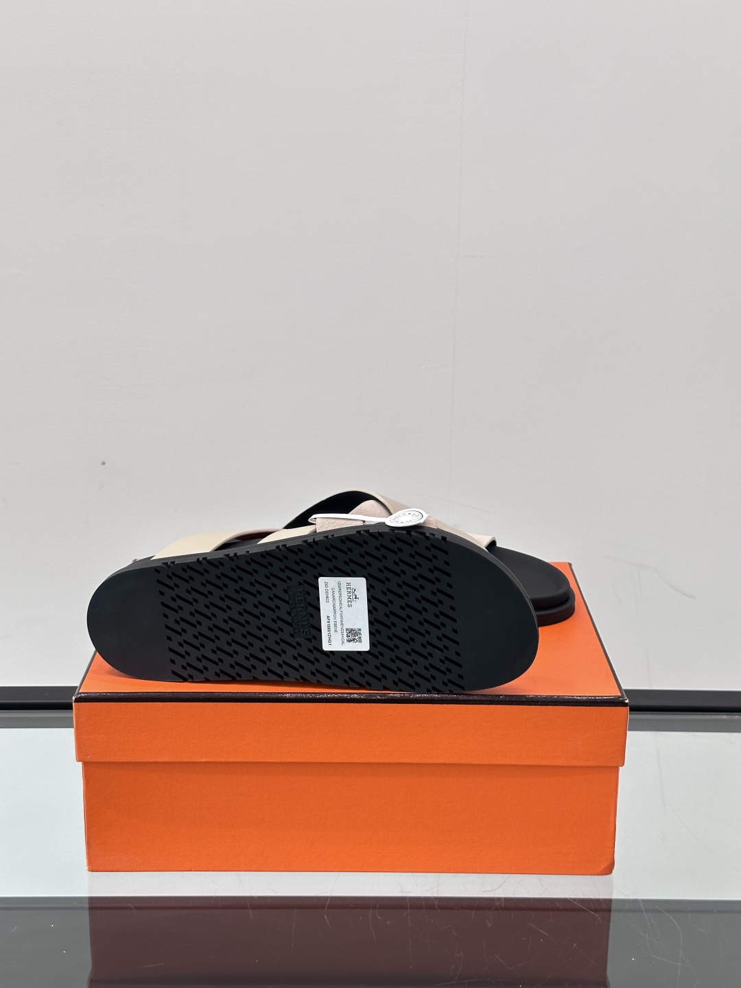 ◾️▫️Hermes 高端真皮男士拖鞋，高品质经典单品，用料上乘考究，版型宽松舒适，推荐入手，鞋面选用进