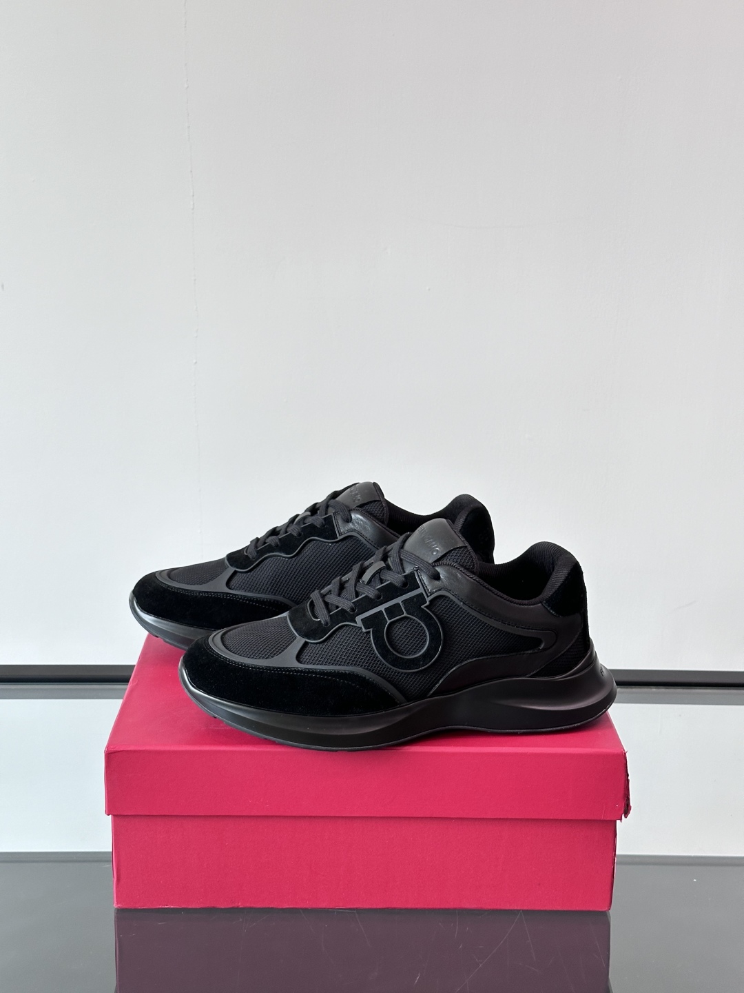 Ferragam/菲拉格慕 男士新款网面透气拼接小牛皮休闲运动鞋👟运动休闲款 时尚百搭 拼色经典搭配 采