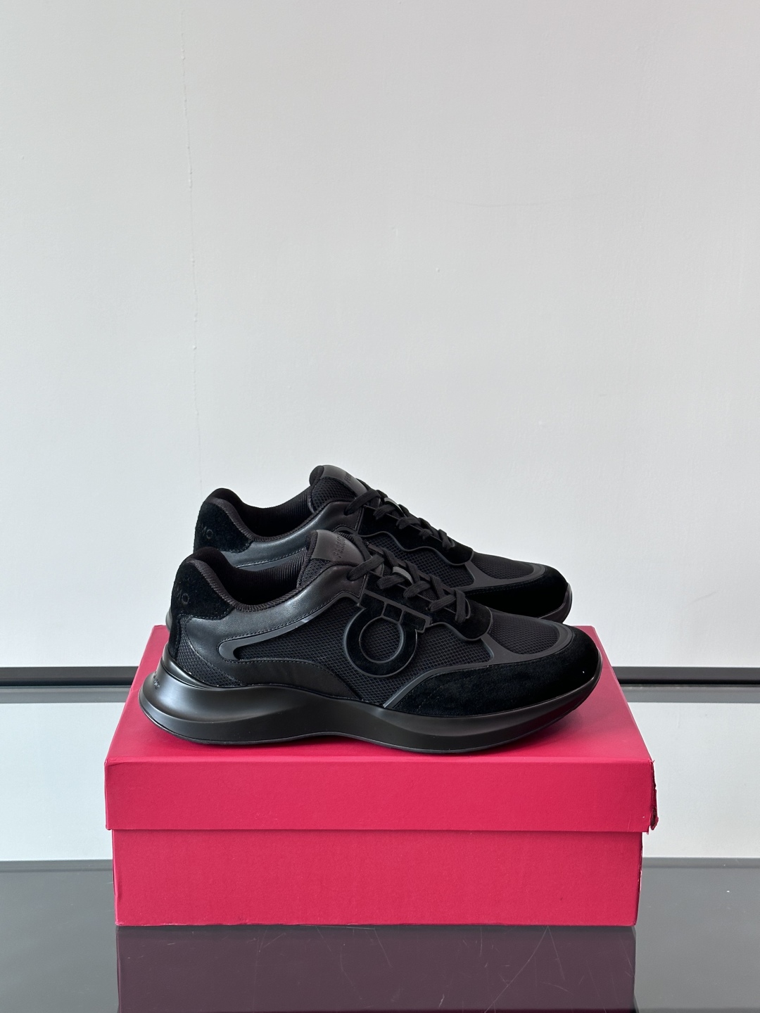 Ferragam/菲拉格慕 男士新款网面透气拼接小牛皮休闲运动鞋👟运动休闲款 时尚百搭 拼色经典搭配 采