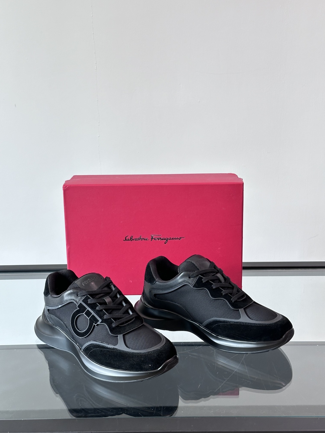 Ferragam/菲拉格慕 男士新款网面透气拼接小牛皮休闲运动鞋👟运动休闲款 时尚百搭 拼色经典搭配 采