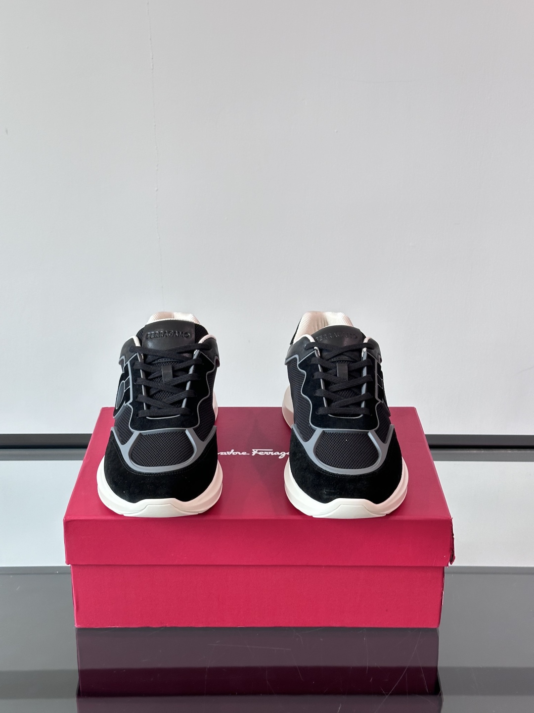 Ferragam/菲拉格慕 男士新款网面透气拼接小牛皮休闲运动鞋👟运动休闲款 时尚百搭 拼色经典搭配 采