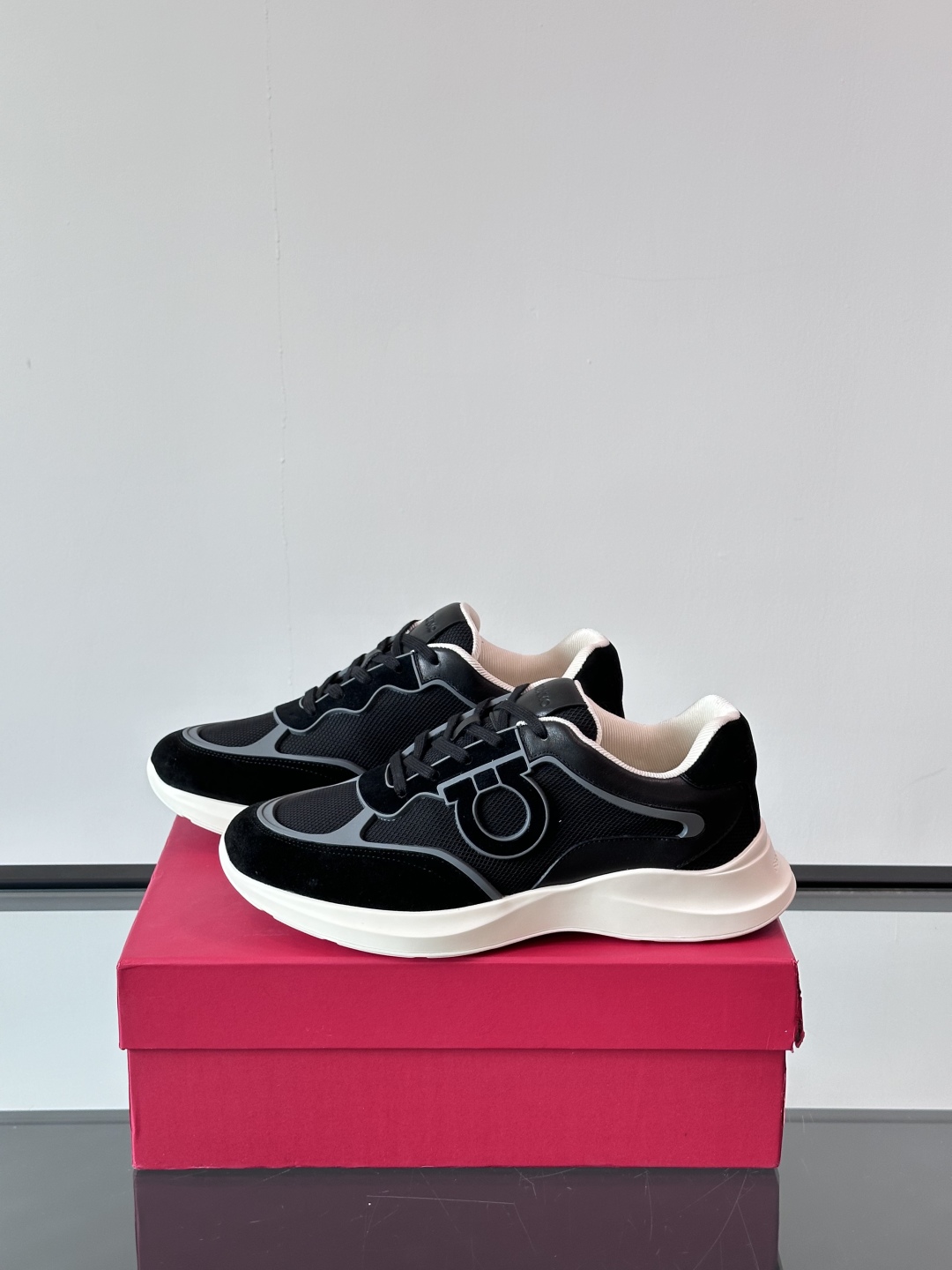 Ferragam/菲拉格慕 男士新款网面透气拼接小牛皮休闲运动鞋👟运动休闲款 时尚百搭 拼色经典搭配 采