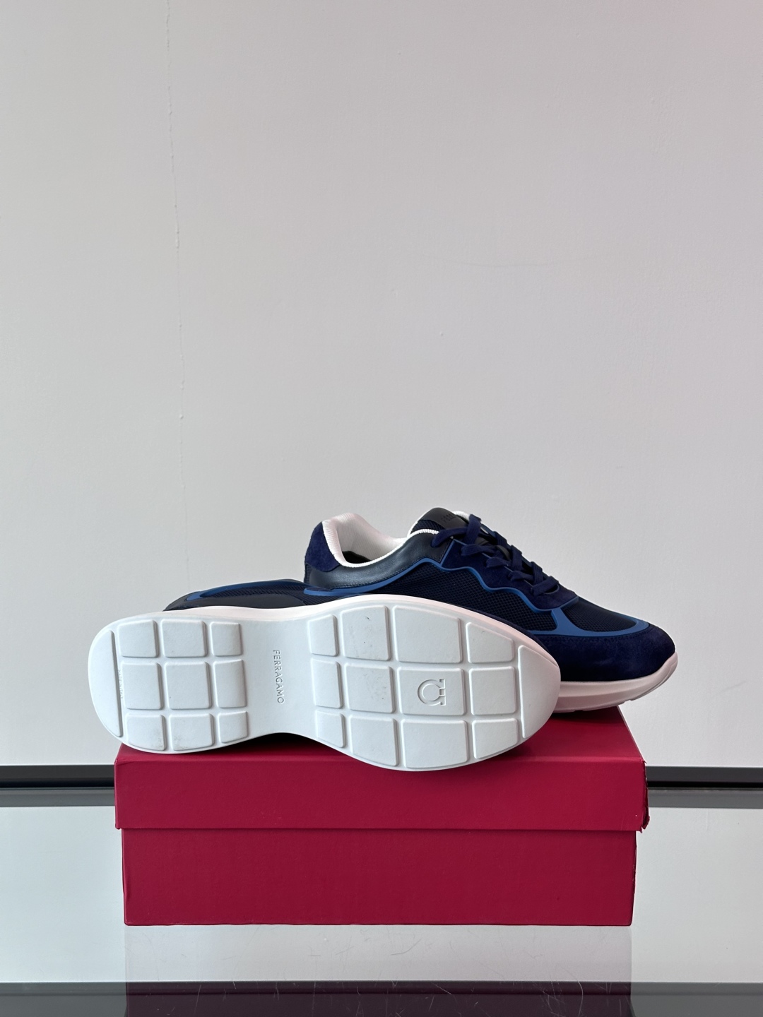 Ferragam/菲拉格慕 男士新款网面透气拼接小牛皮休闲运动鞋👟运动休闲款 时尚百搭 拼色经典搭配 采