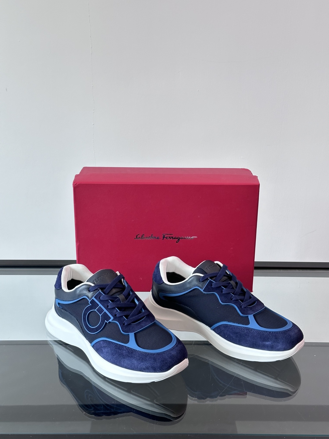 Ferragam/菲拉格慕 男士新款网面透气拼接小牛皮休闲运动鞋👟运动休闲款 时尚百搭 拼色经典搭配 采