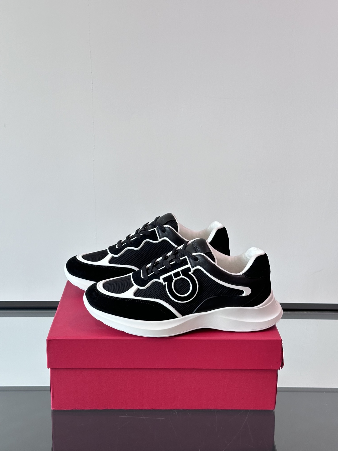 Ferragam/菲拉格慕 男士新款网面透气拼接小牛皮休闲运动鞋👟运动休闲款 时尚百搭 拼色经典搭配 采