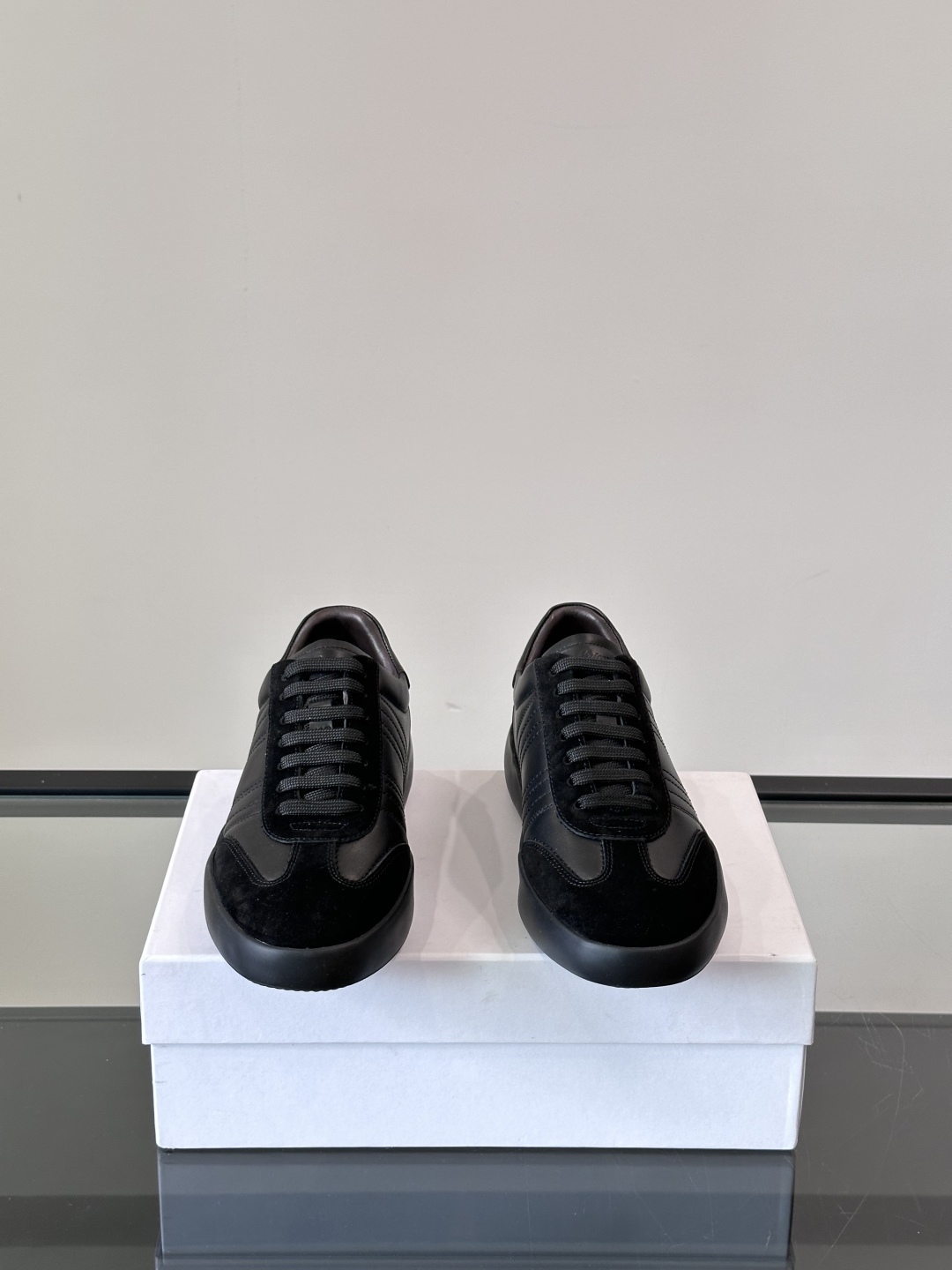 Brioni/布里奥尼 新款男士休闲鞋 采用意大利进口高丝光水洗翻毛皮和意大利进口小牛皮，立体感和亲肤感