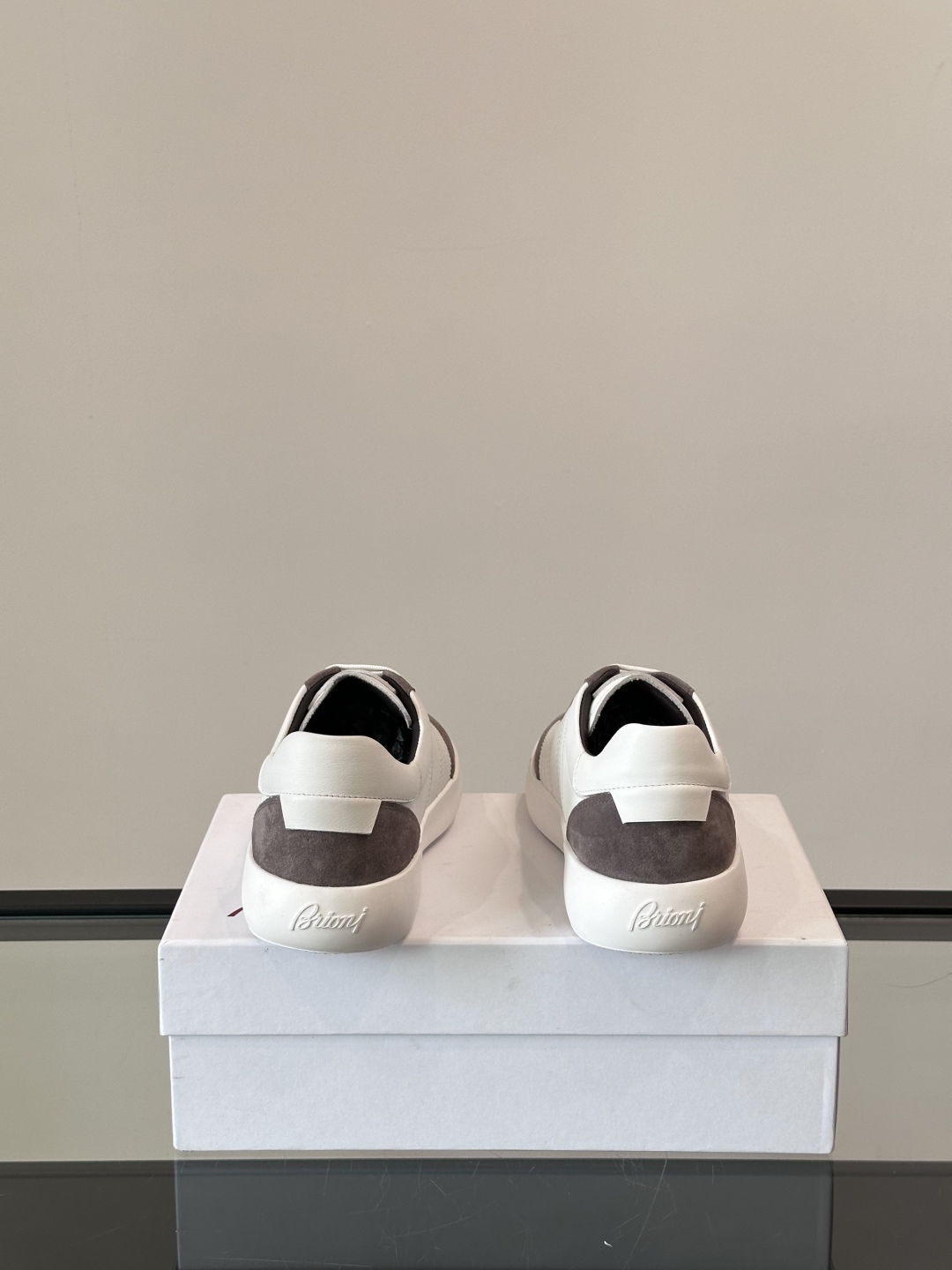 Brioni/布里奥尼 新款男士休闲鞋 采用意大利进口高丝光水洗翻毛皮和意大利进口小牛皮，立体感和亲肤感