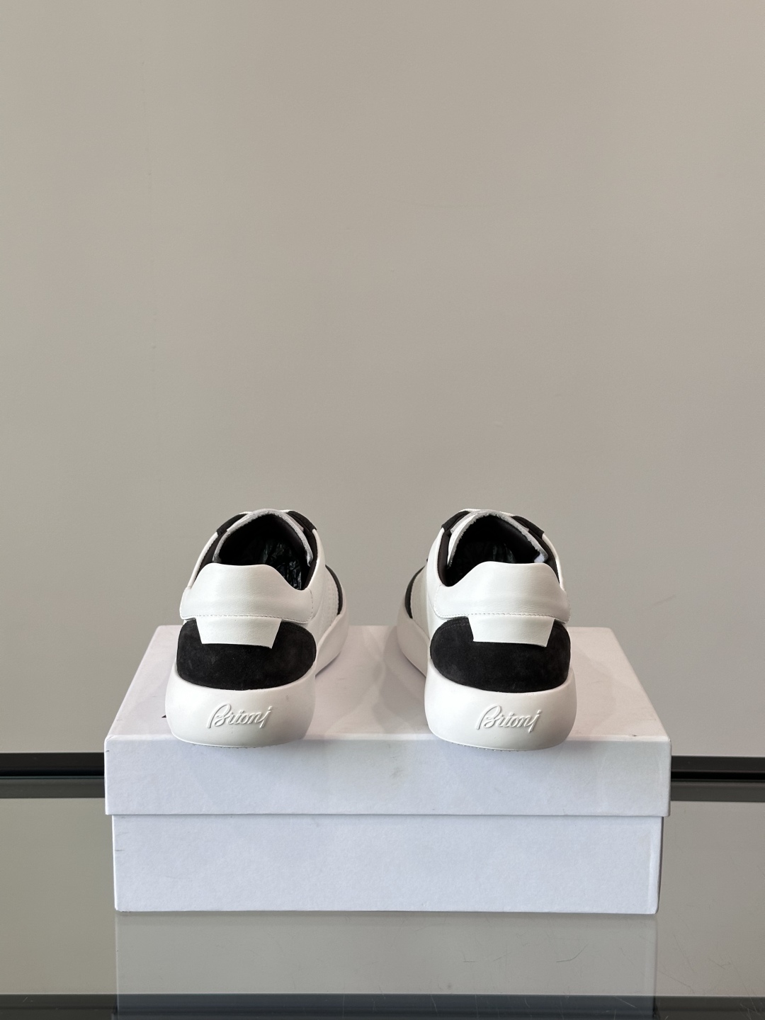 Brioni/布里奥尼 新款男士休闲鞋 采用意大利进口高丝光水洗翻毛皮和意大利进口小牛皮，立体感和亲肤感