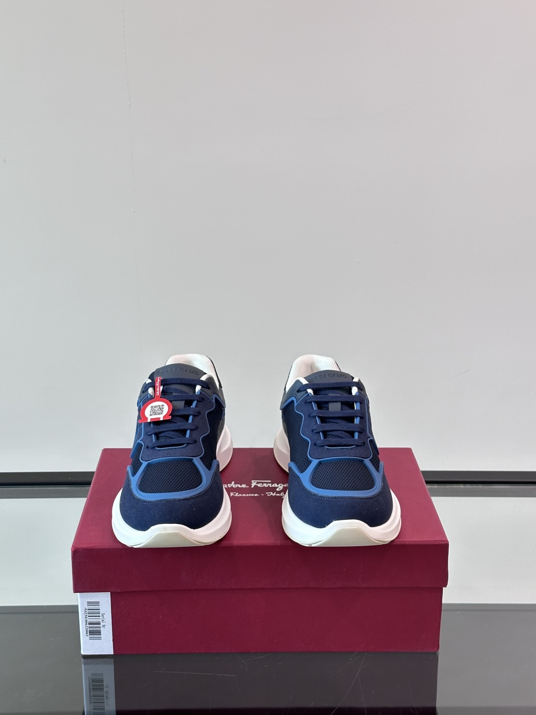 Ferragam/菲拉格慕 男士新款网面透气拼接小牛皮休闲运动鞋👟运动休闲款 时尚百搭 拼色经典搭配 采