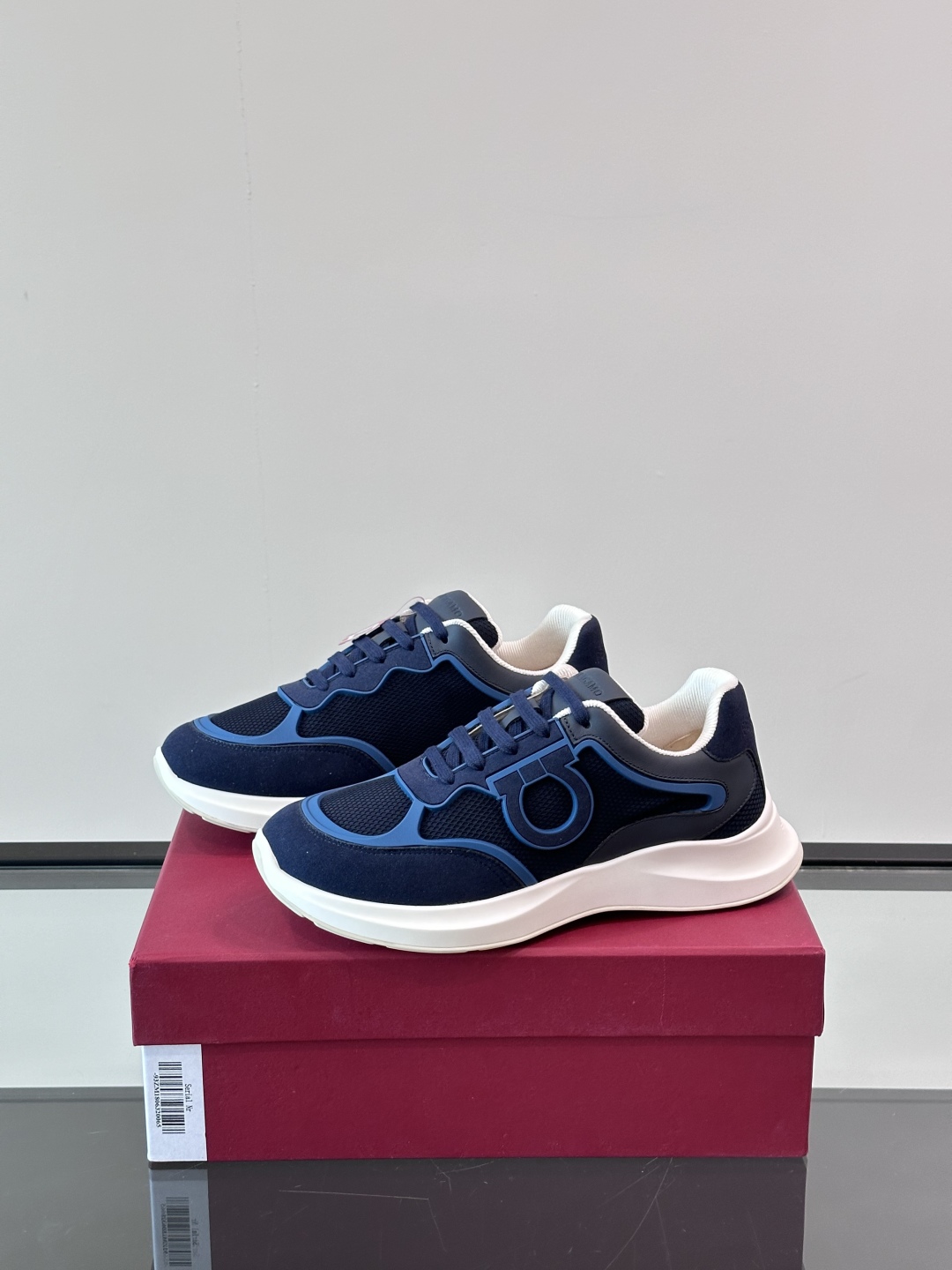 Ferragam/菲拉格慕 男士新款网面透气拼接小牛皮休闲运动鞋👟运动休闲款 时尚百搭 拼色经典搭配 采