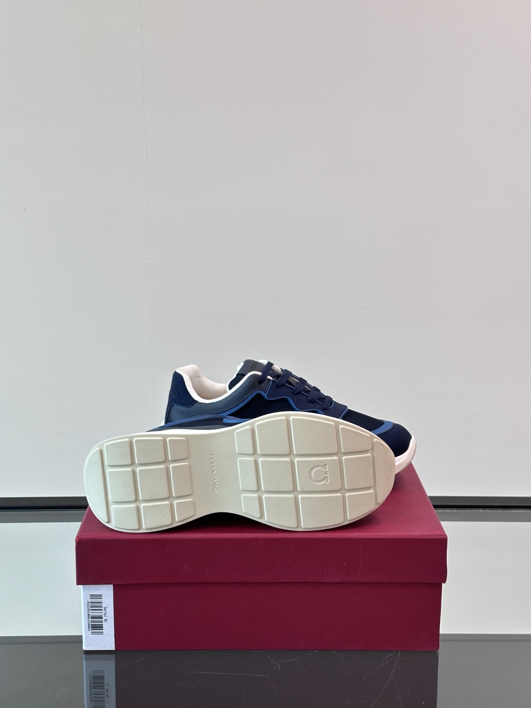 Ferragam/菲拉格慕 男士新款网面透气拼接小牛皮休闲运动鞋👟运动休闲款 时尚百搭 拼色经典搭配 采