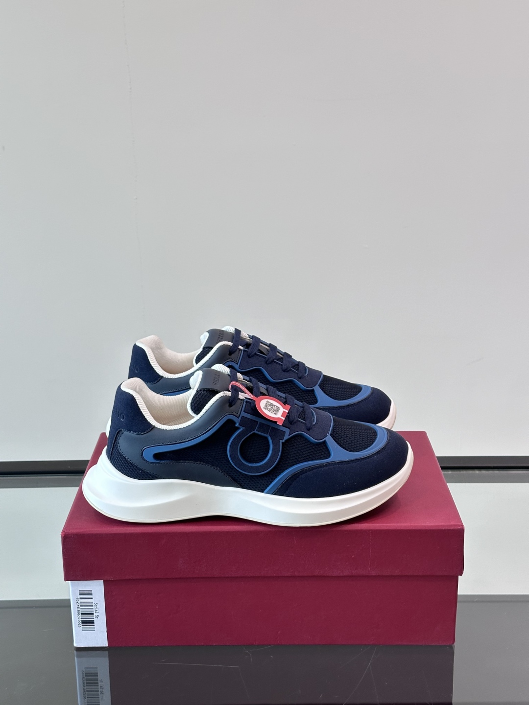 Ferragam/菲拉格慕 男士新款网面透气拼接小牛皮休闲运动鞋👟运动休闲款 时尚百搭 拼色经典搭配 采