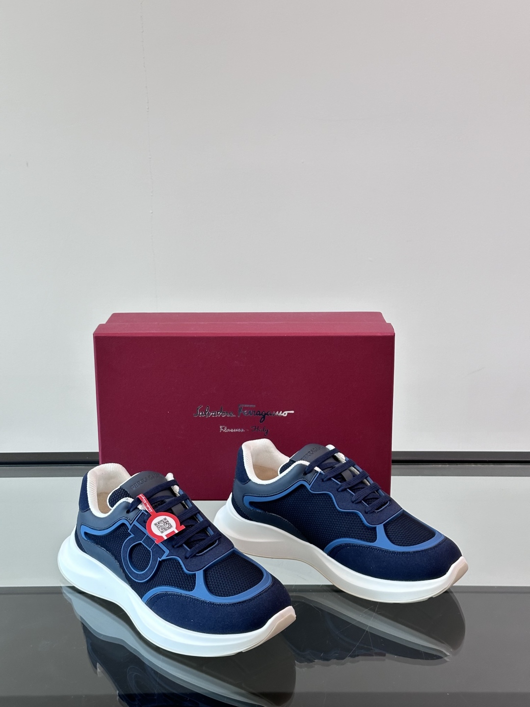 Ferragam/菲拉格慕 男士新款网面透气拼接小牛皮休闲运动鞋👟运动休闲款 时尚百搭 拼色经典搭配 采