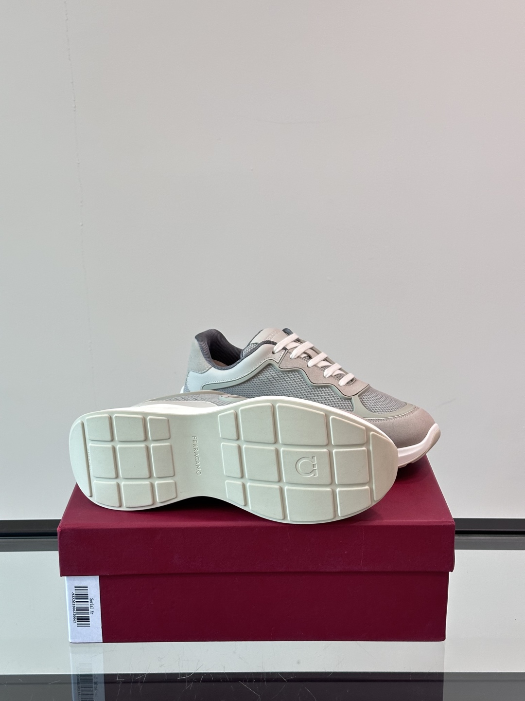 Ferragam/菲拉格慕 男士新款网面透气拼接小牛皮休闲运动鞋👟运动休闲款 时尚百搭 拼色经典搭配 采