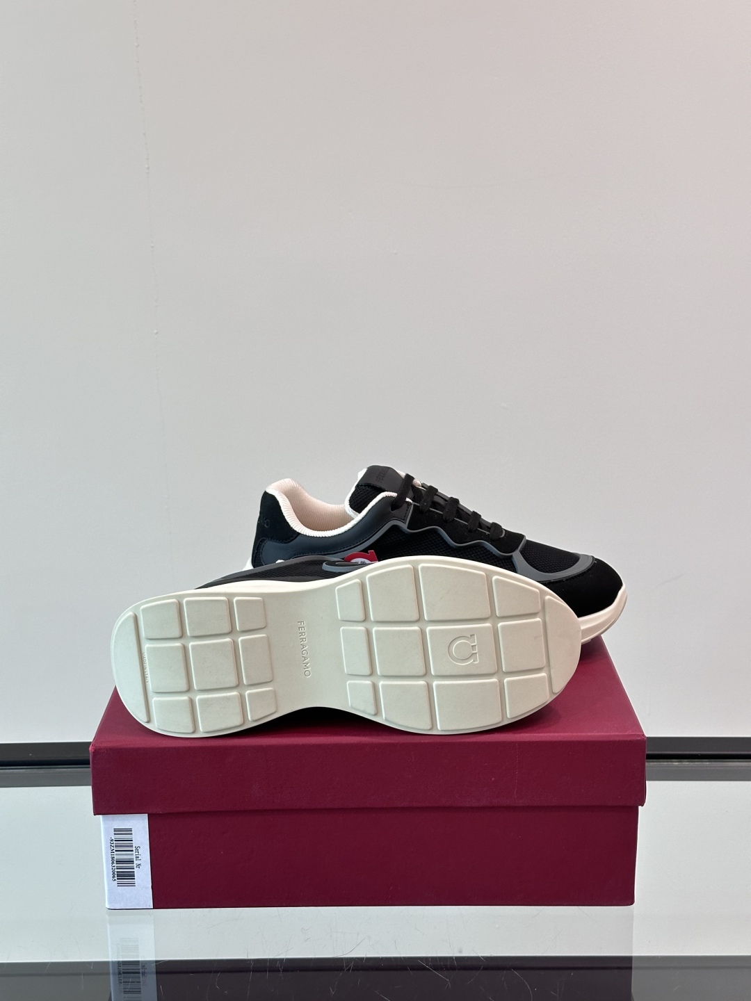 Ferragam/菲拉格慕 男士新款网面透气拼接小牛皮休闲运动鞋👟运动休闲款 时尚百搭 拼色经典搭配 采